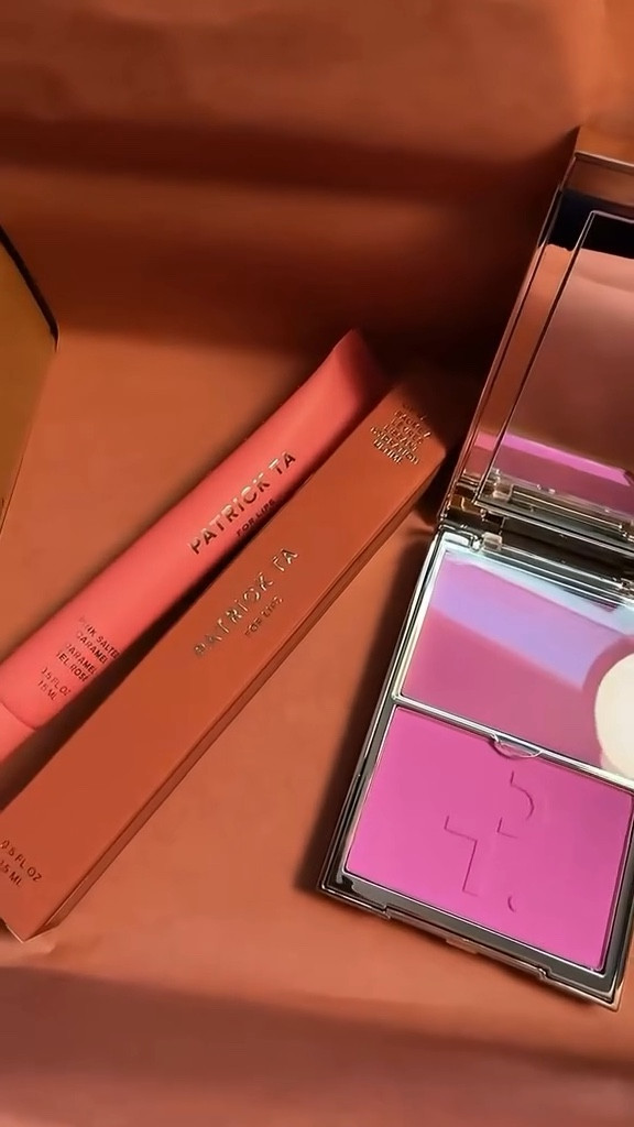 POV: opening a Patrick Ta Beauty package never gets old🎀✨

The Major Moisture Smoothing Lip Balm in Pink Salted Caramel is pure luxury-silky, plush, and packed with peptides + bakuchiol so it’s actually treating your lips while giving that soft, glossy finish. And the scent? unreal.💕

And the Major Headlines Double-Take Crème & Powder Blush Duo in Thank Me Later... this shade melts into the skin and gives that rich, dimensional flush that makes you look expensive and effortlessly put together.
Cream for the glow, powder for the blur = perfection.🩷

Everything about this feels elevated, intentional, and worth the hype. My makeup bag just got an upgrade💫

•
•
#patricktabeauty #beautyinfluencer #makeup #luxury #newmakeup