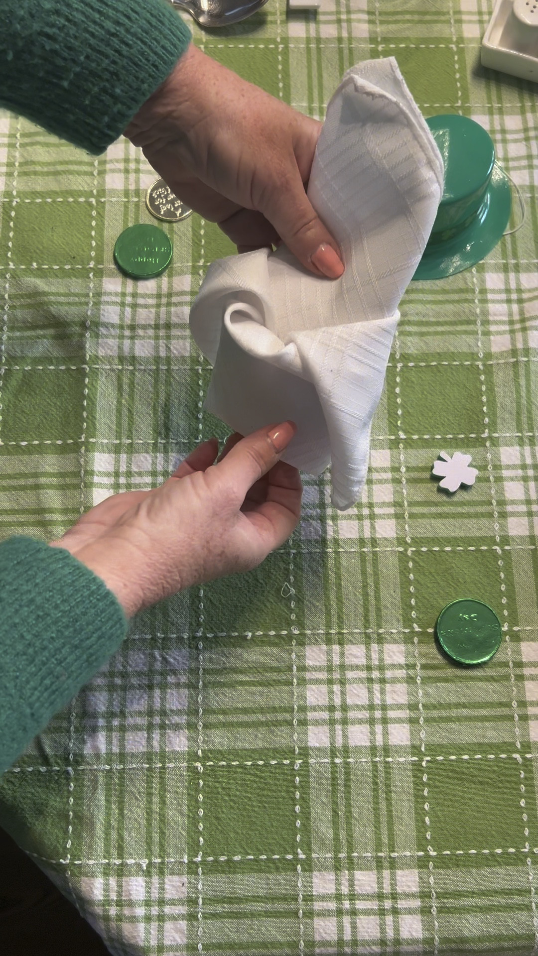 One more fun napkin for St Patrick’s Day 

Fund the leprechaun at the end of the rainboww