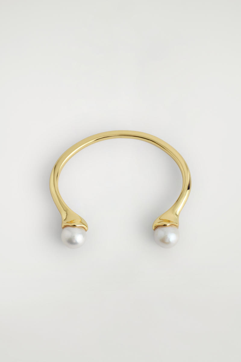 Freshwater Pearl Cuff | COS (US)