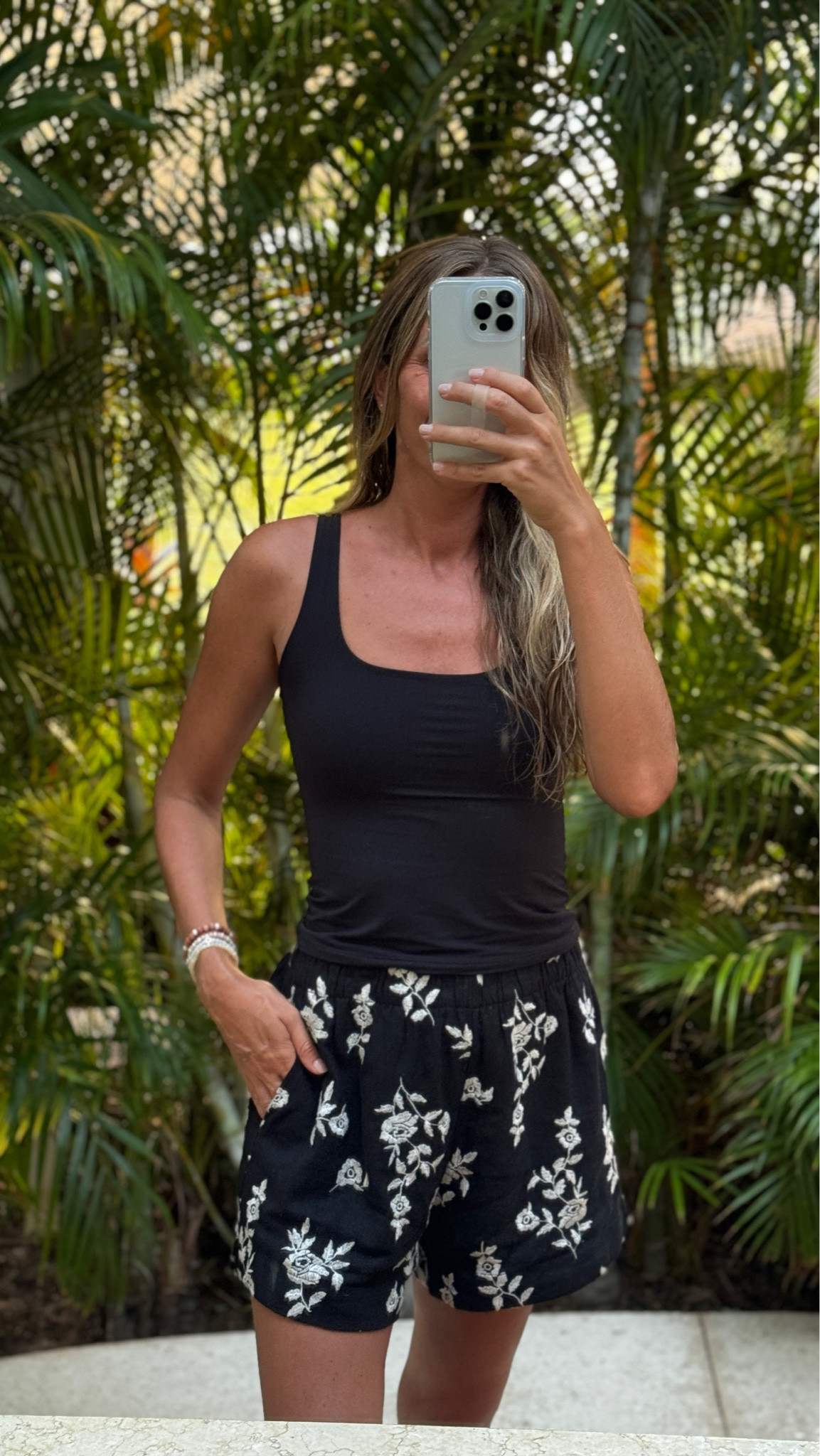 Seamless tank top size small 

#LTKgrwm #LTKmomlife