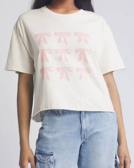 Just bought this adorable bow t-shirt and had to share!! It’s darling 🎀

Nordstrom, spring fashion finds, casual wear, vinyl icons, new arrivals, what I bought, feminine style, coquette trend, fancythingsblog 

#LTKfindsunder100 #LTKfindsunder50 #LTKstyletip