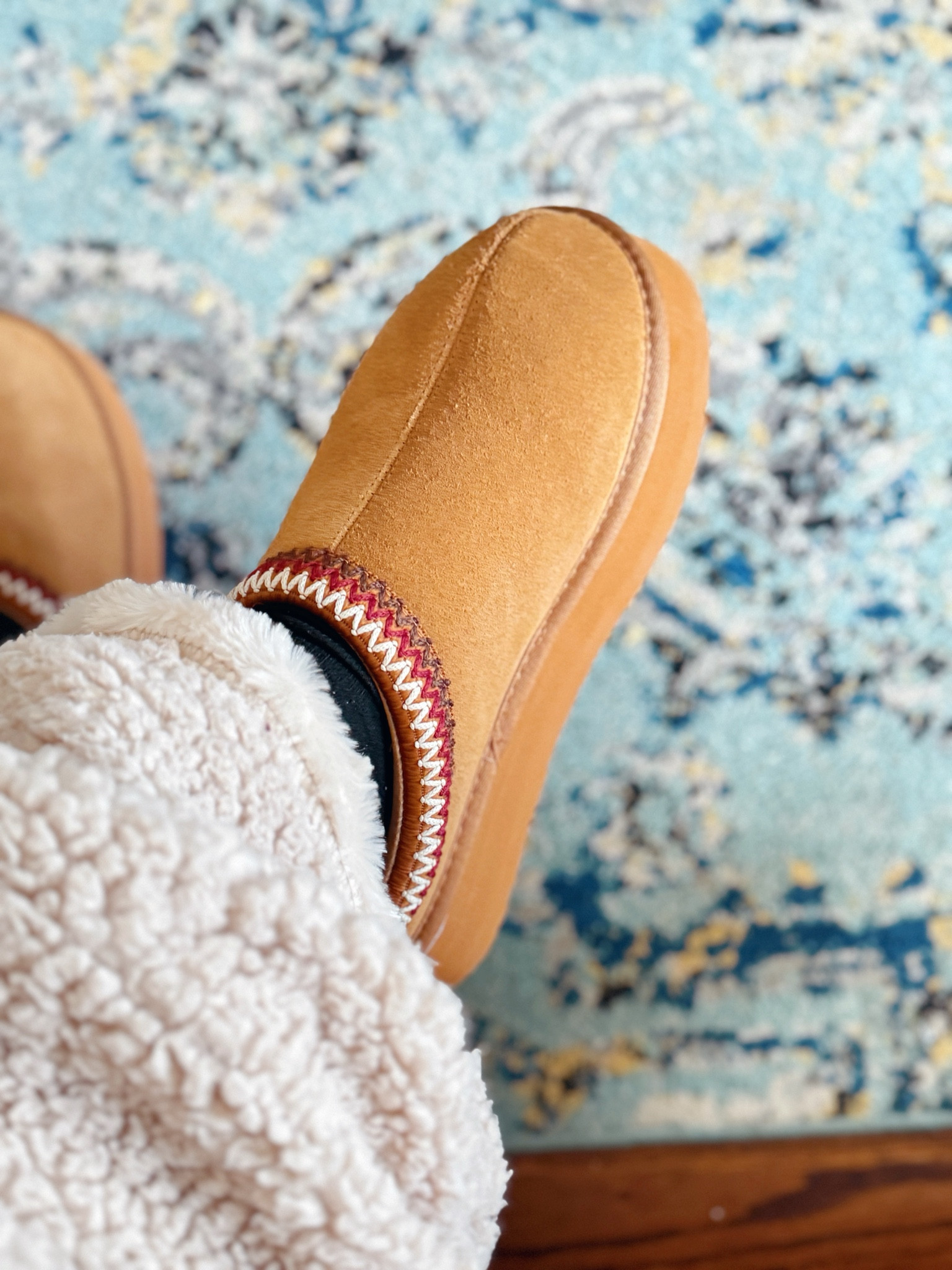 Genuine leather UGG dupe platform slippers. #amazonfinds s

#LTKSeasonal #LTKSaleAlert #LTKFindsUnder50