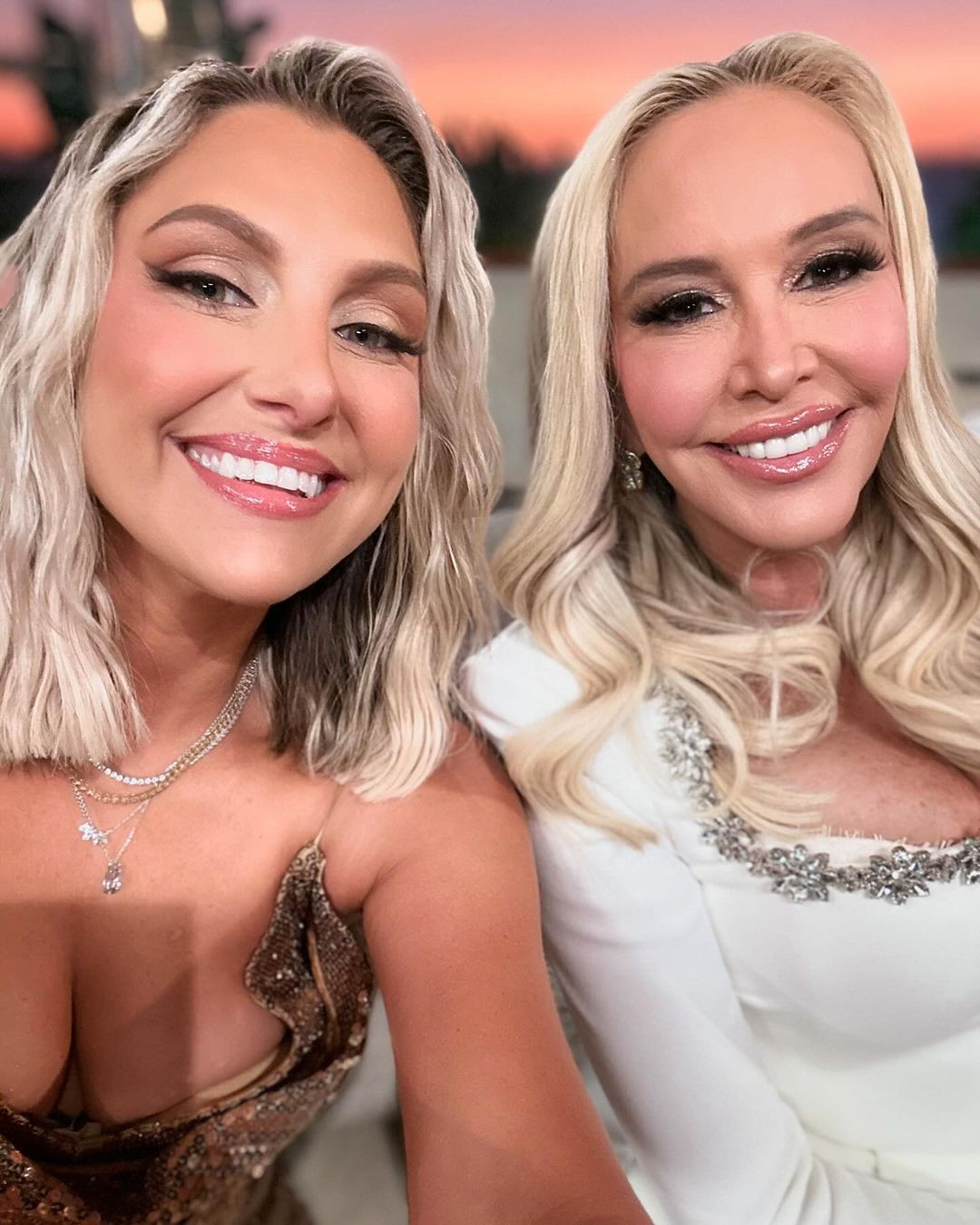 Loved my makeup for this look!! 

#LTKBeauty #LTKHoliday #LTKStyleTip