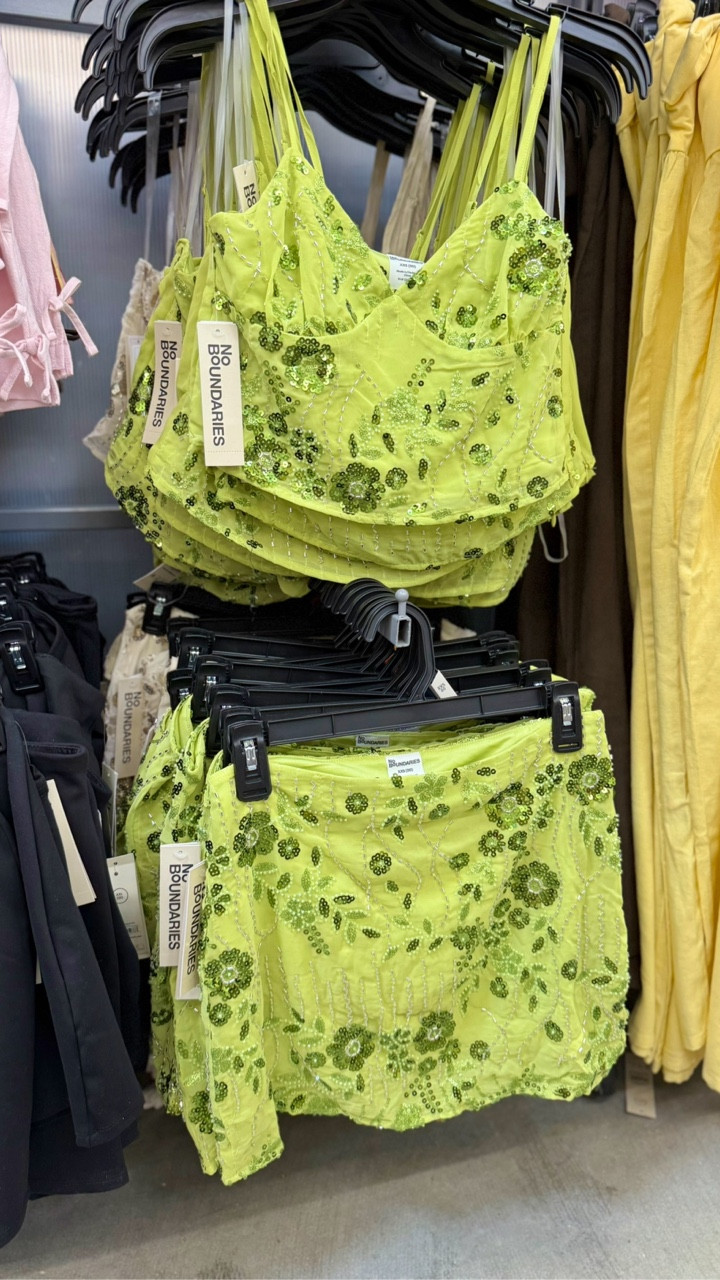 It’s giving Zara Larsson and it’s perfect for summer☀️🐬💖 the pink option doesn’t show available online right now but I’ll keep an eye out☺️ 

#walmart #walmartfinds #newatwalmart #zaralarsson #summeroutfitideas