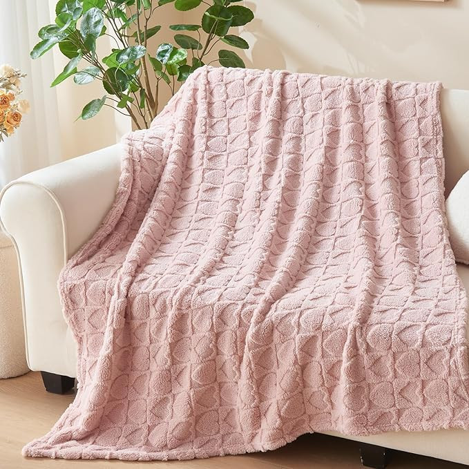 NEWCOSPLAY Super Soft Throw Blanket Dusty Pink Love Premium Silky Flannel Fleece 3D Heart Checker... | Amazon (US)