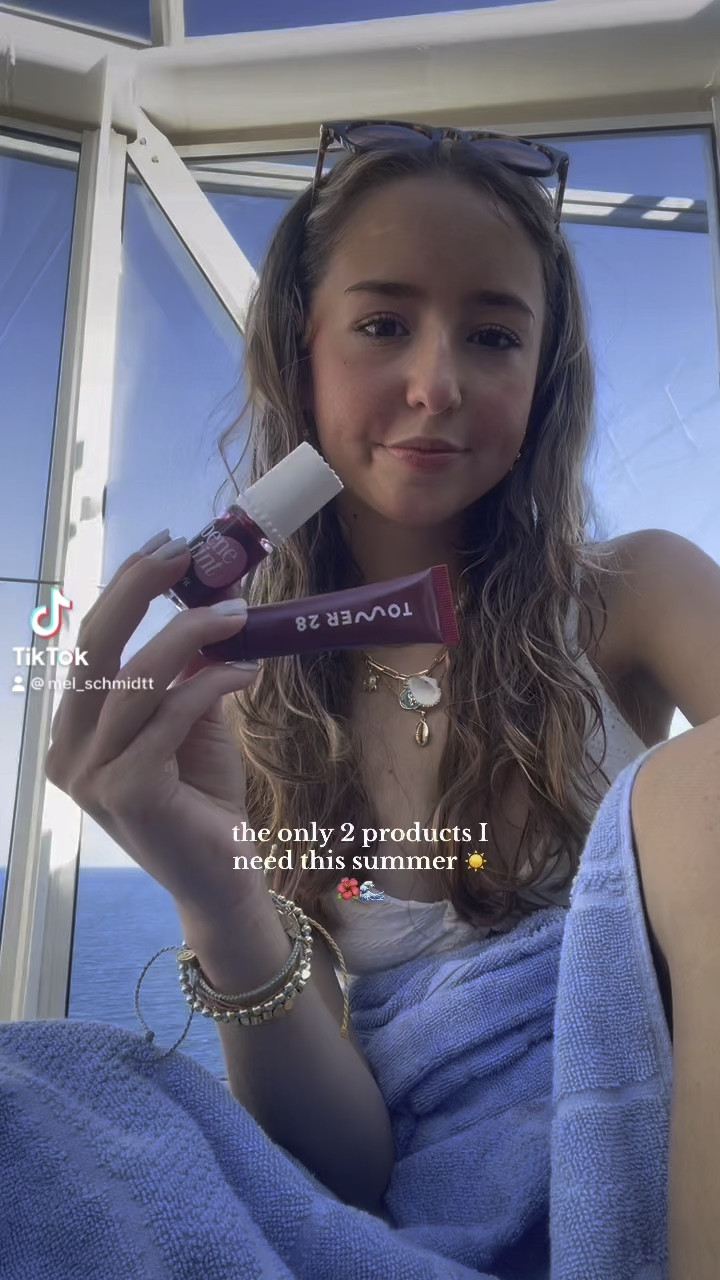 my 2 favorite makeup products 

#LTKSeasonal #LTKBacktoSchool #LTKBeauty