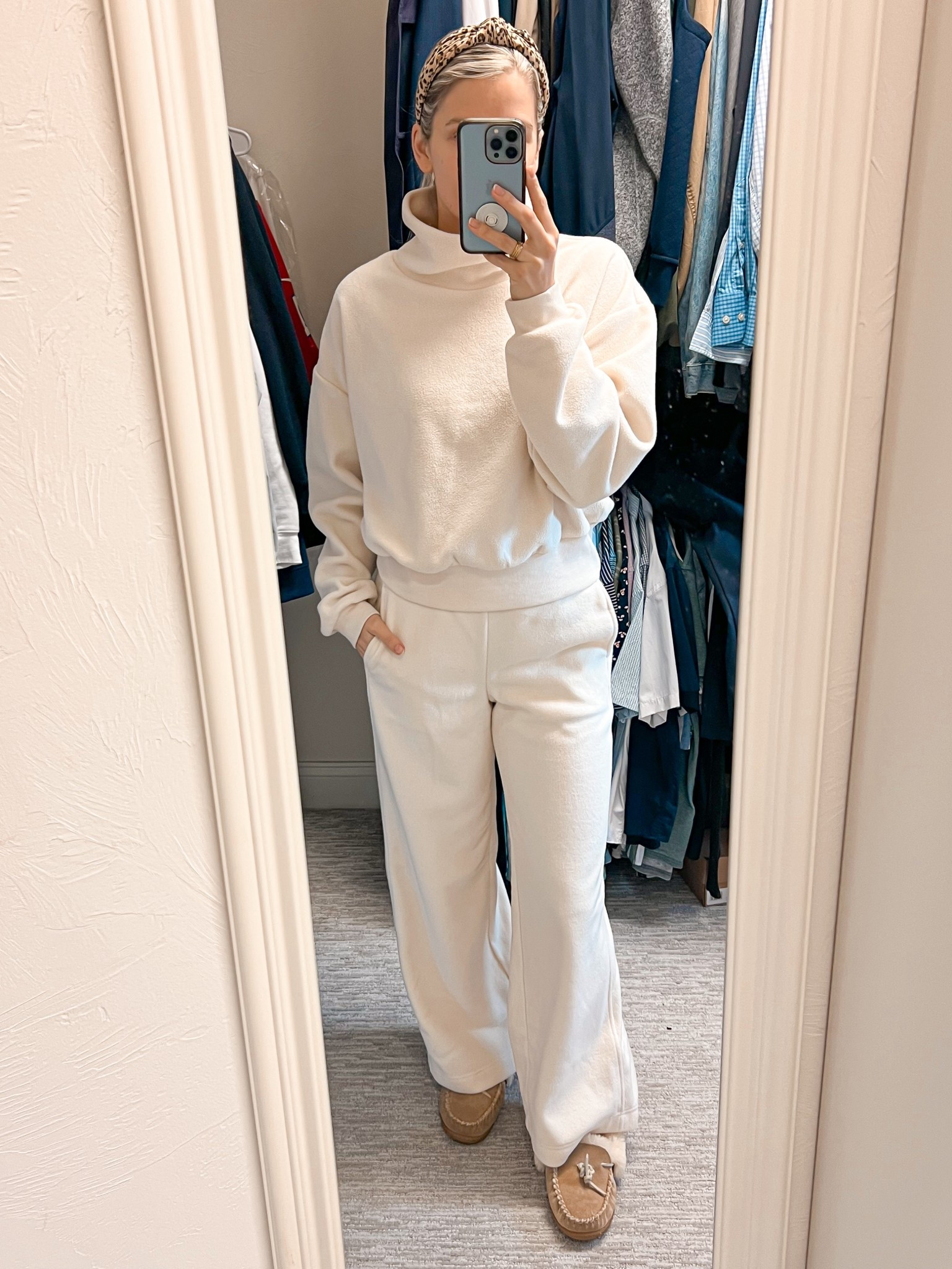 Medium in top, XS bottoms, half size up for slippers 

#LTKmomlife #LTKdayinmylife #LTKootd