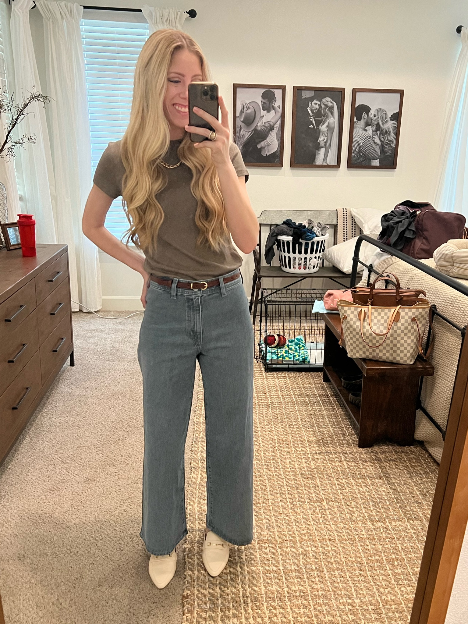 Workwear jeans outift 🤍

Target jeans. Wide leg jeans. Solid tee. Workwear. Office outfit. Smart casual. Teacher outfit. Fall transition style. 

#LTKSeasonal #LTKfindsunder50 #LTKworkwear