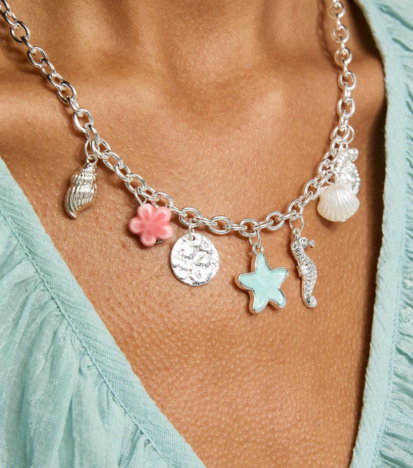 Silver Tone Shell and Starfish Charm Necklace | New Look | New Look (UK)