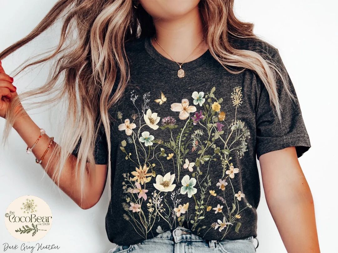 Pressed Flowers Tshirt, Boho Wildflowers Cottagecore Shirt, Oversized Vintage Botanical Tee, Past... | Etsy (US)