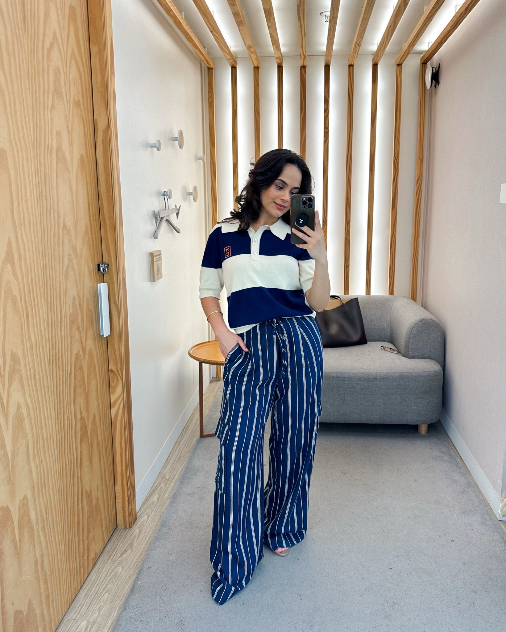 Look Hering super confortável e arrumado 💙

Polo feminina P 
Calça cargo estou com a 38, mas tinha que ser a 34 

Minhas medidas 
Busto 89
Cintura 73
Quadril 94
Altura 1,53 
Eu visto 36/38

#LTKbrasil #LTKdicadeestilo #LTKbeleza