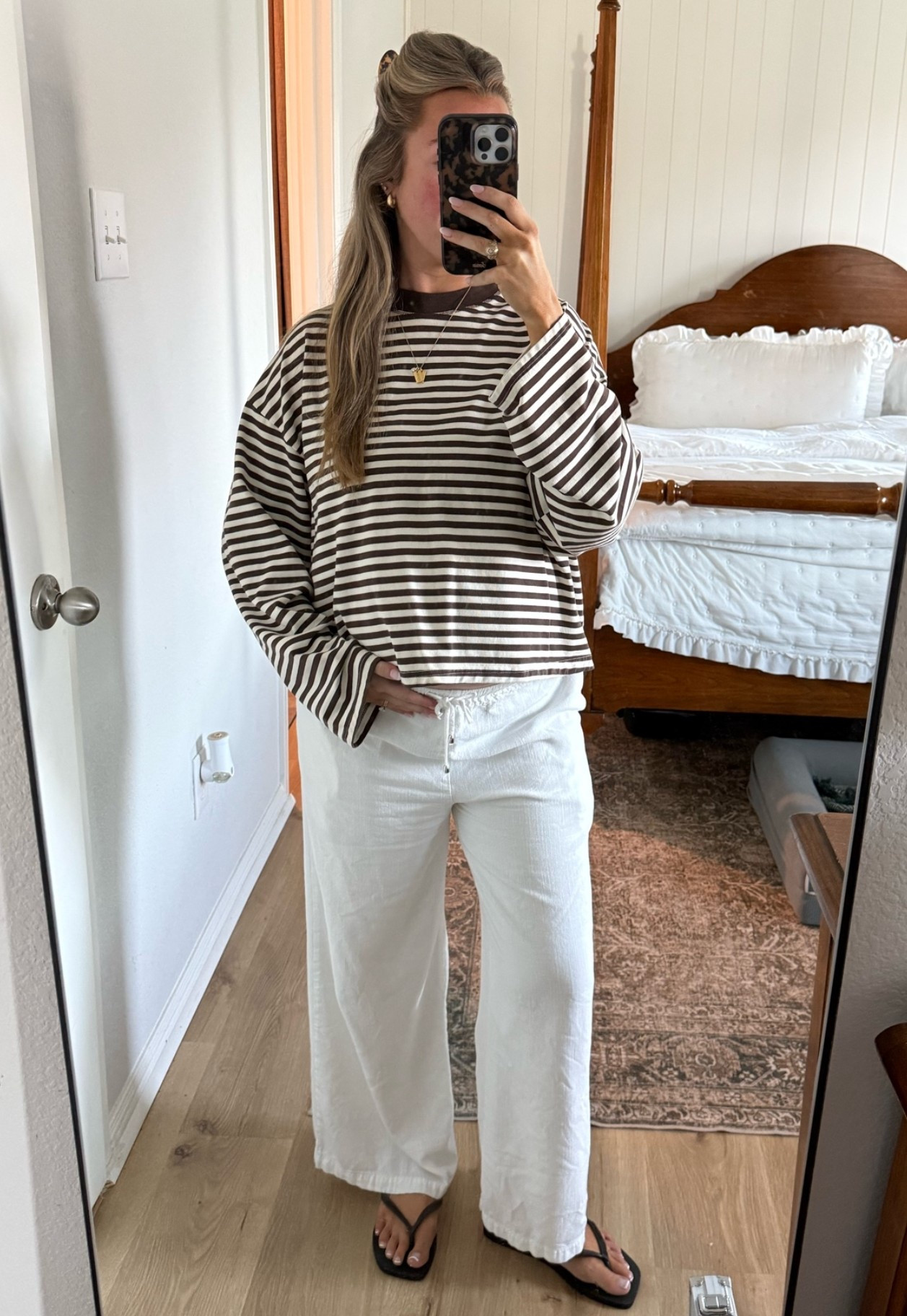 third trimester fit!! medium in top and bottoms🤎
