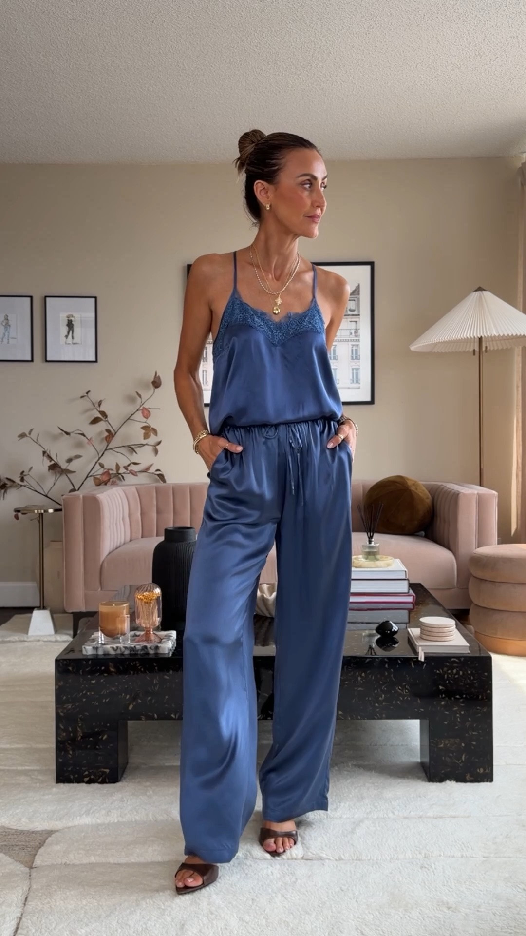 Book Club Outfit 📚✨silk + cashmere might be my favorite combination for transitional weather.

Comment BOOK CLUB for all the links!
I’ve now purchased two of these washable silk camis because they can do so much: elevate a pair of jeans, layer under a blazer for work, or under a leather jacket for date night.

And this cropped cashmere cardigan is exactly what I want this time of year. The shape feels modern and I LOVE the chocolate brown paired with this blue 💙🤎

@onequince #quincepartner