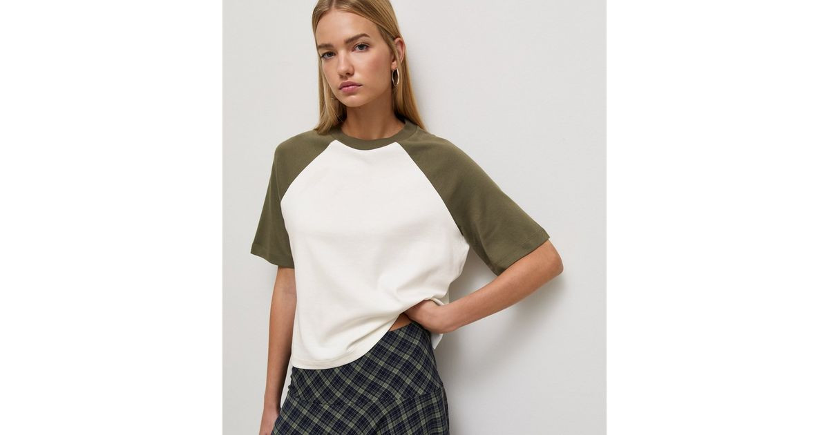 Women's Premium Green Cotton Contrast Raglan Sleeve T-Shirt New Look | New Look (UK)