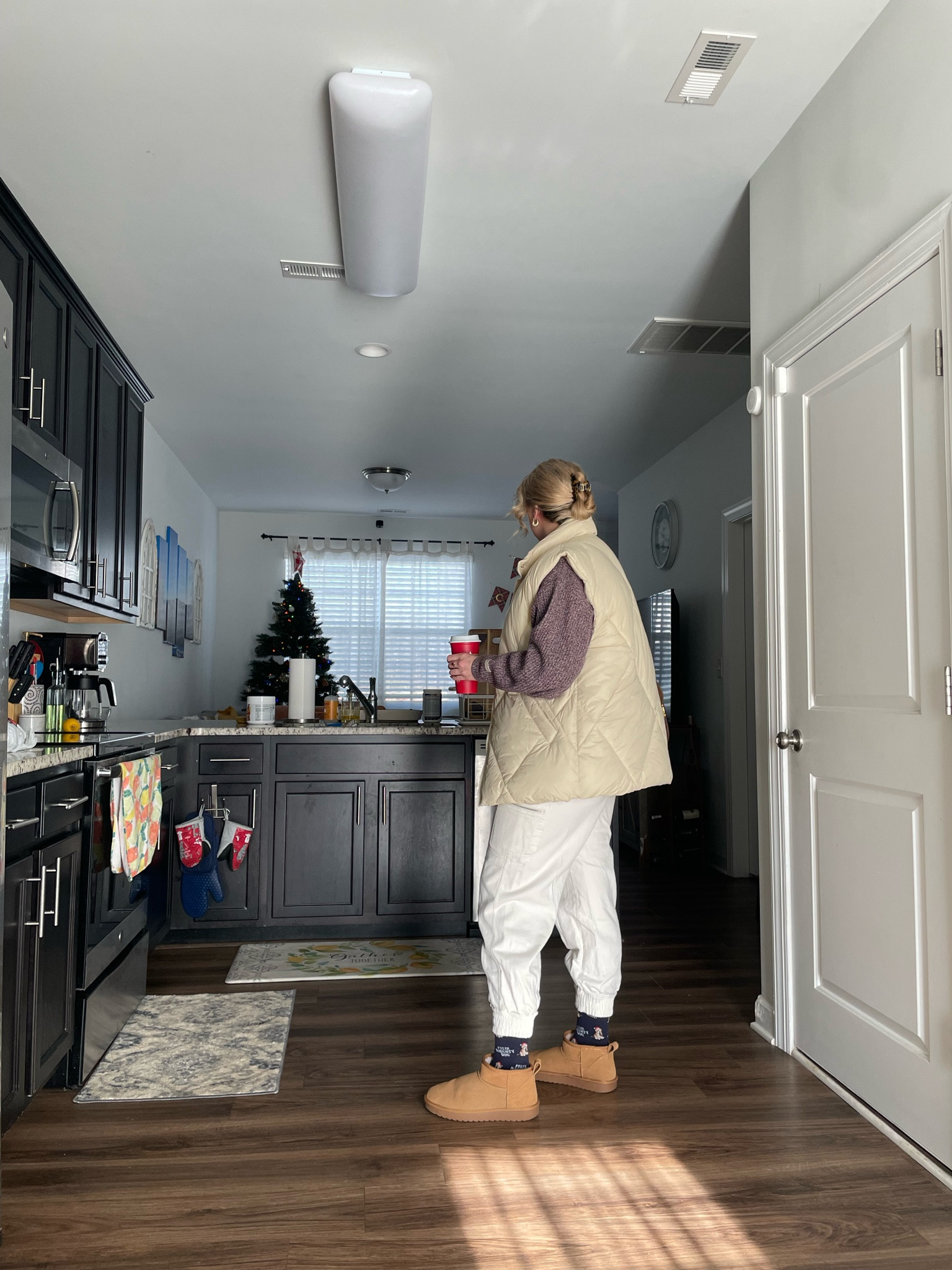 Weekend outfit for running errands. My puffer vest is old and sold out but I linked a similar option from Amazon! 

#LTKHoliday #LTKSeasonal #LTKxAF