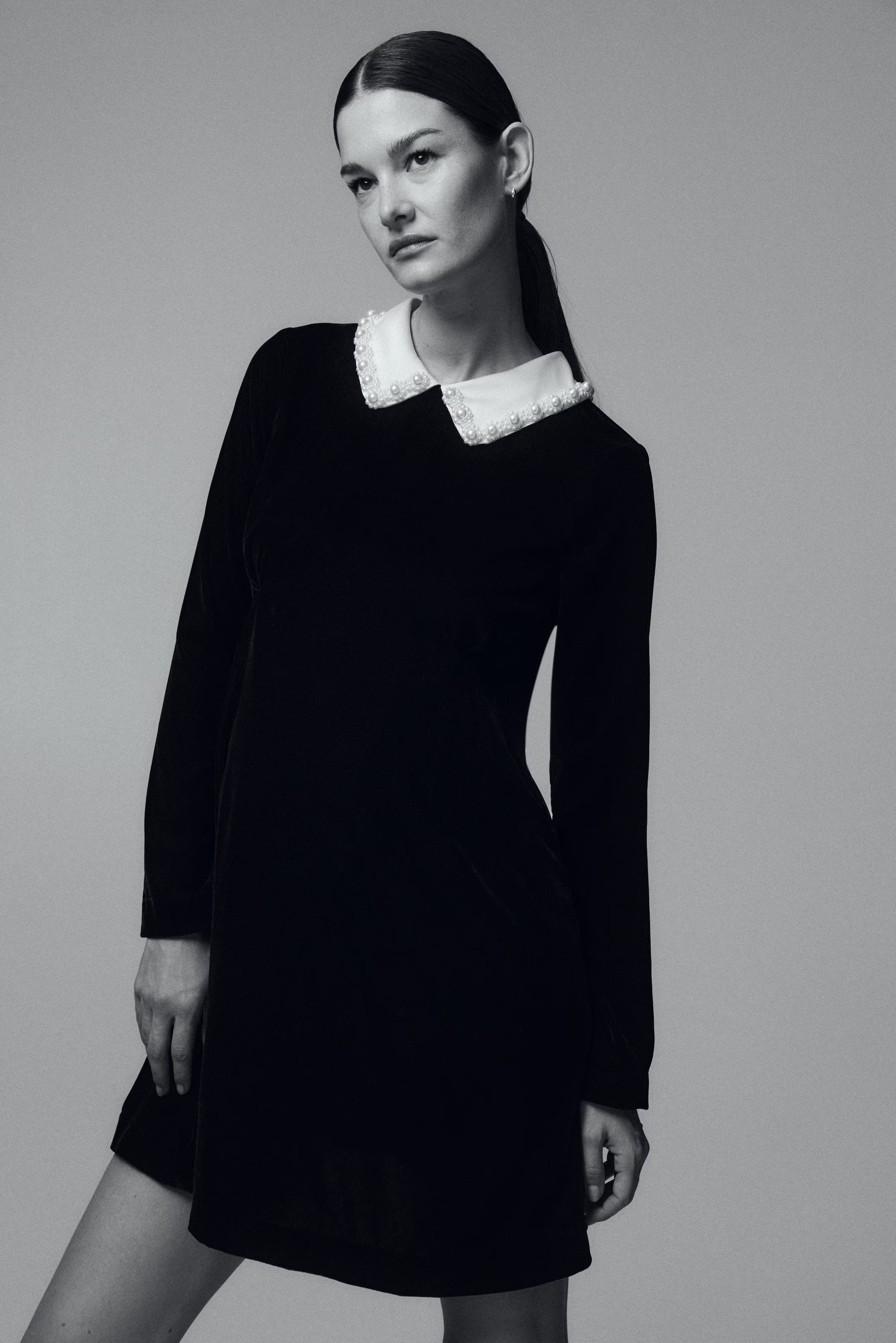 MAMA Velvet Dress with Collar | H&M (US + CA)