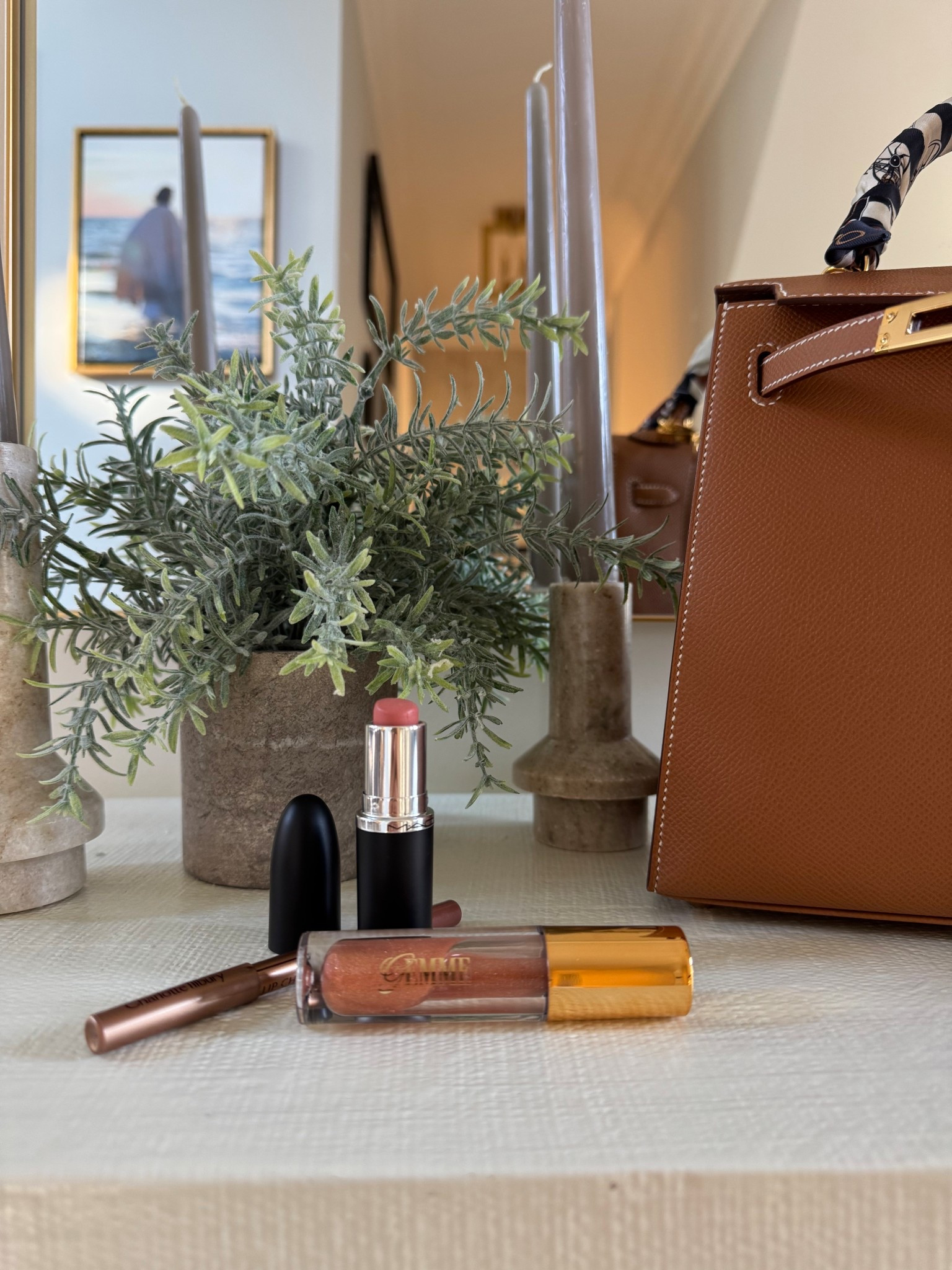 Everyday lip combo 

Lipstick: kinda sexy 
Lip liner: iconic nude 
Lip gloss: girlie girl 

Gemme beauty | Mac cosmetics | Charlotte tilbury 


#LTKBeauty