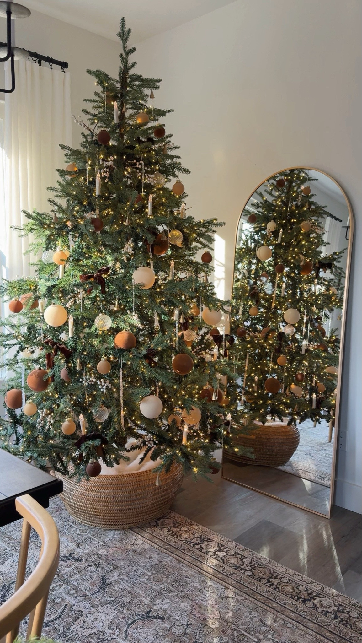 The Christmas bomb has gone off at my house! Happy holiday season, friends. ✨ 

#LTKHoliday #LTKHome #LTKSeasonal