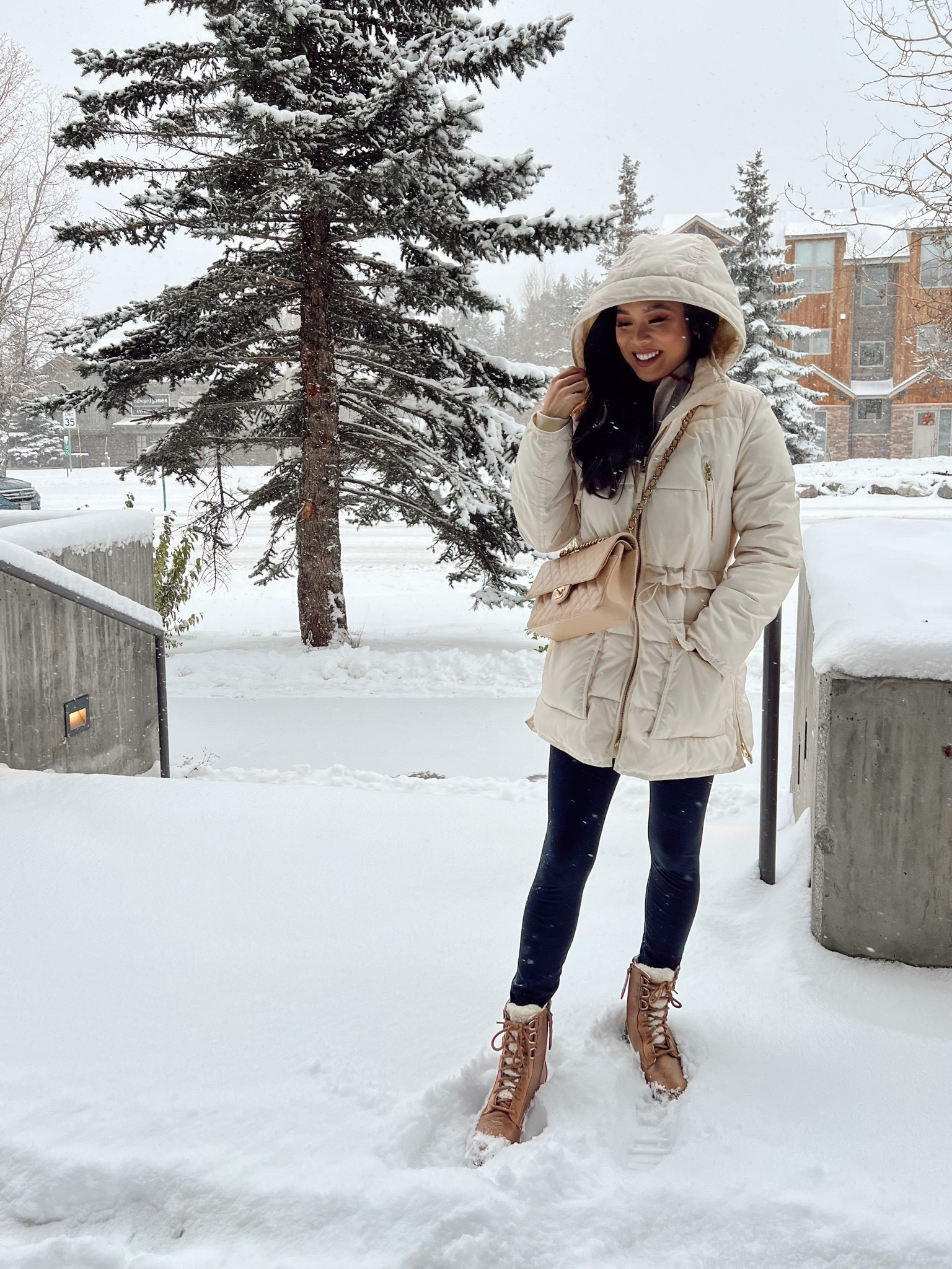 J.Crew sale with my favorite puffer 40% off! I appreciate how warm this is without the bulk. Comes in a variety of colors and is great for a ski trip, to travel in or have as an everyday coat. Wearing size 00P and it fits TTS! Discount applied at checkout!

#LTKsalealert #LTKSeasonal #LTKstyletip