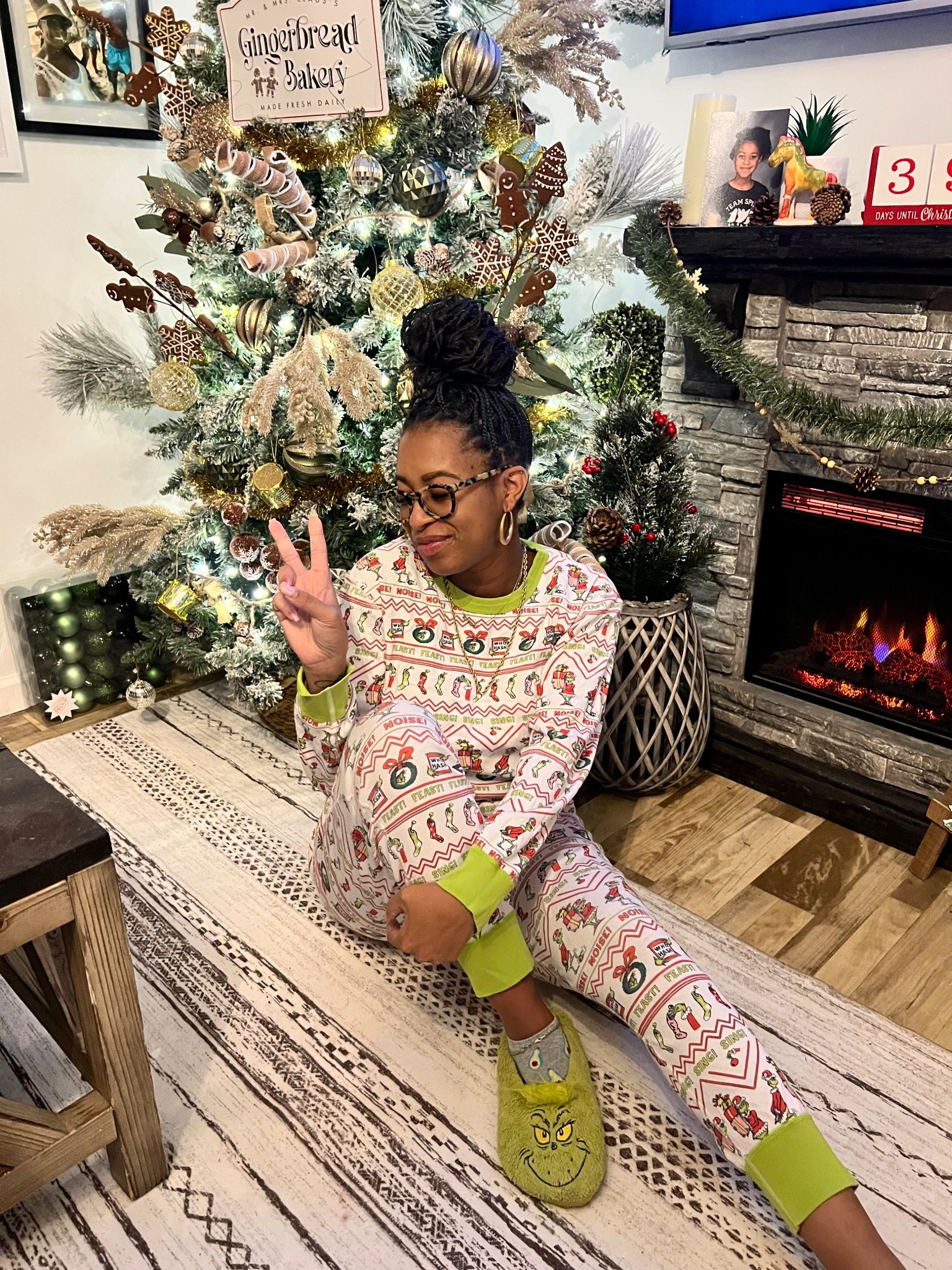 Coziest Grinch pj’s for the holidays 💚🎄 These are SO soft and they even come in family matching sets so everyone can twin on Christmas morning. Linked on my LTK so you can shop my exact look + matching family pajamas!

#grinch #ltkfamily #holidaystyle #christmas

#LTKHoliday #LTKmomlife #LTKSeasonal