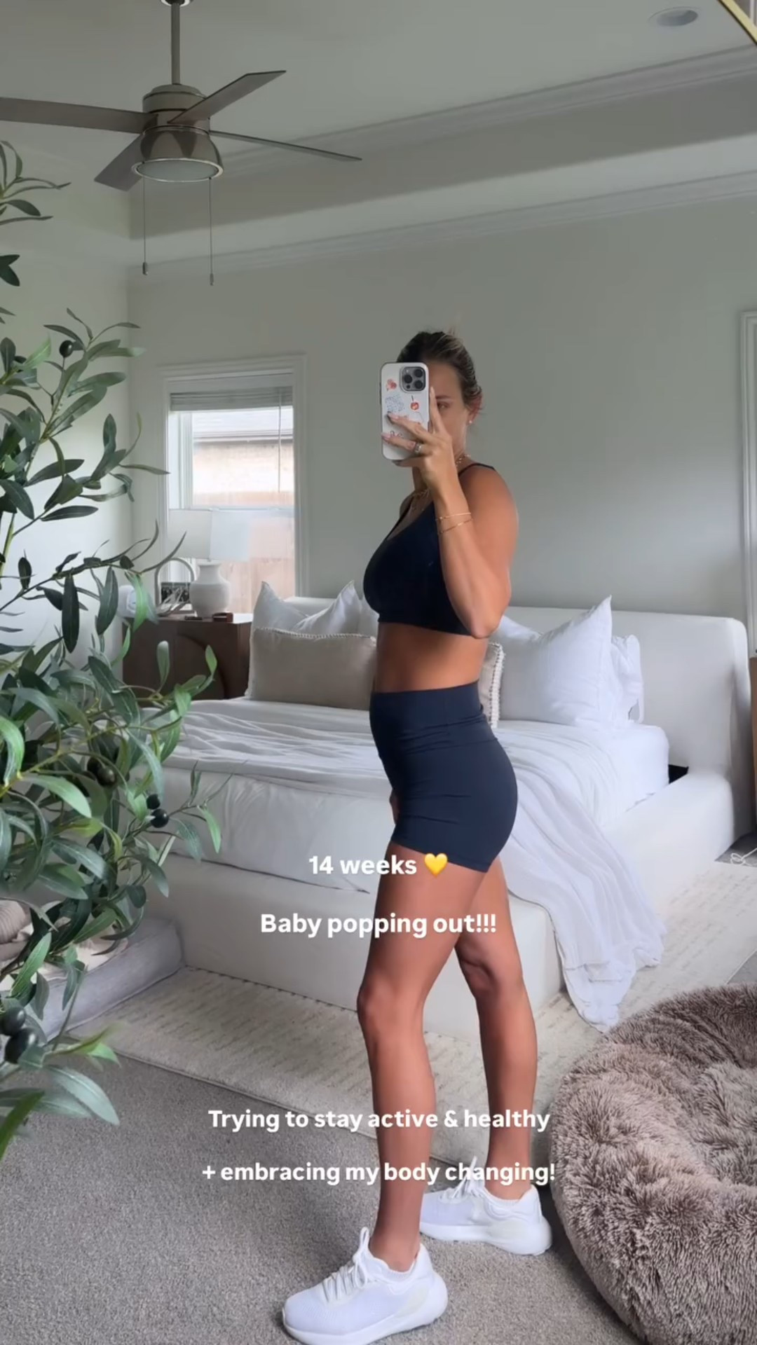 14 weeks 💛

Baby popping out!!! Trying to stay active & healthy 

+ embracing my body changing!