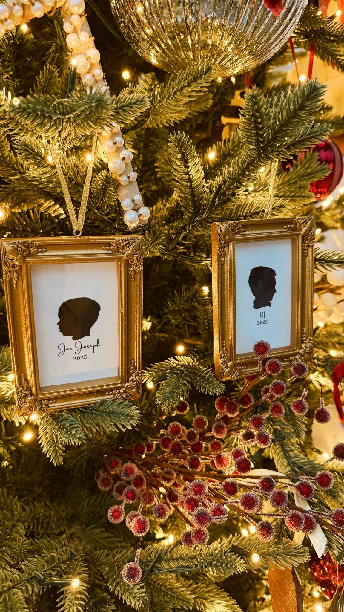 EASY DIY Sillhoutte ornaments - these are also made to fit instead mini film! 

#LTKHoliday #LTKSaleAlert #LTKFindsUnder50