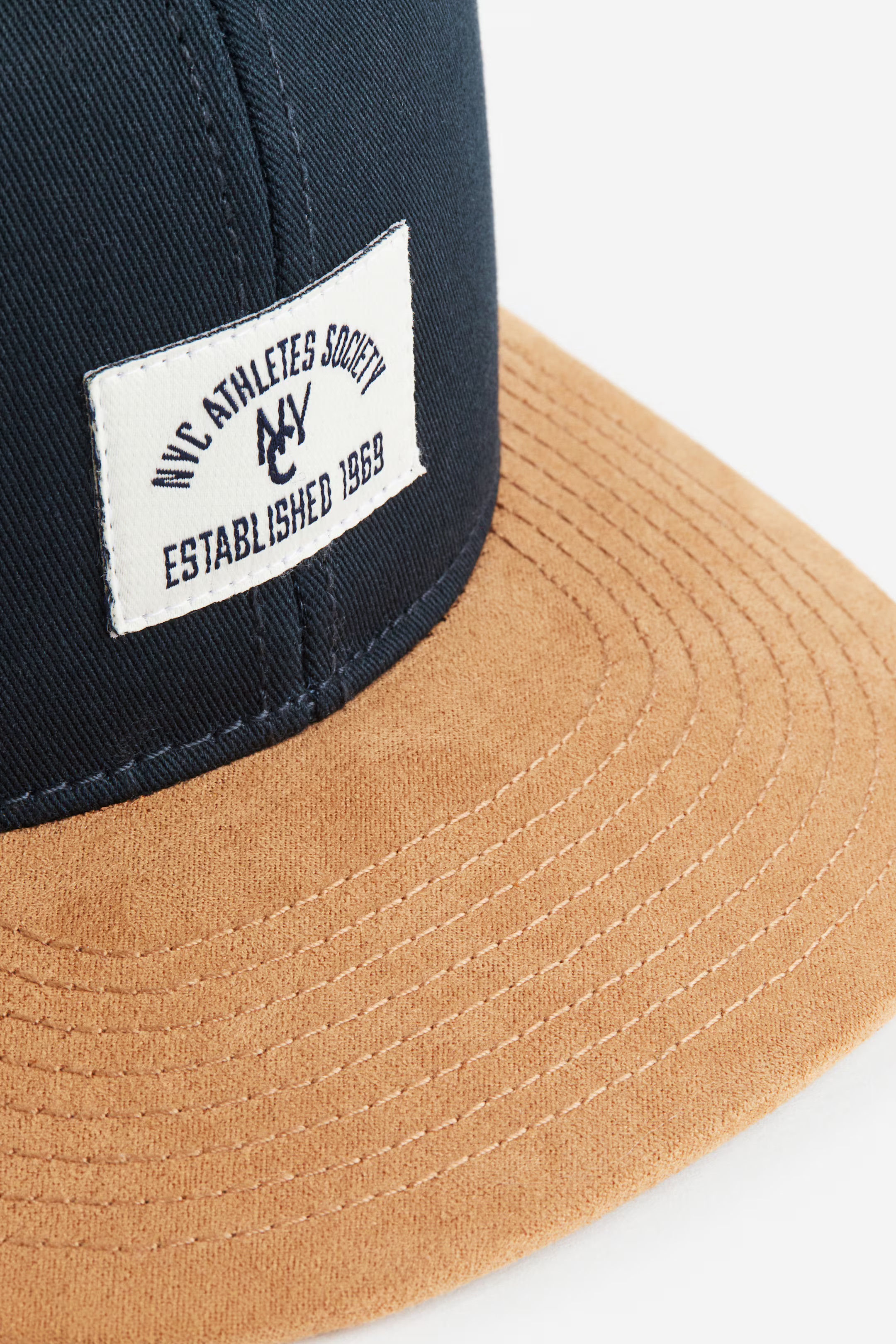 Cap with Appliqué - Dark blue/beige - Men | H&M US | H&M (US + CA)