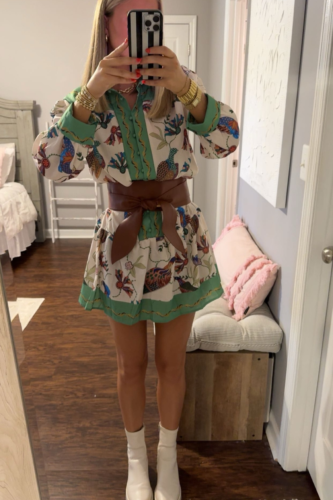 Thanksgiving photos ootd
 Boots are public desire 