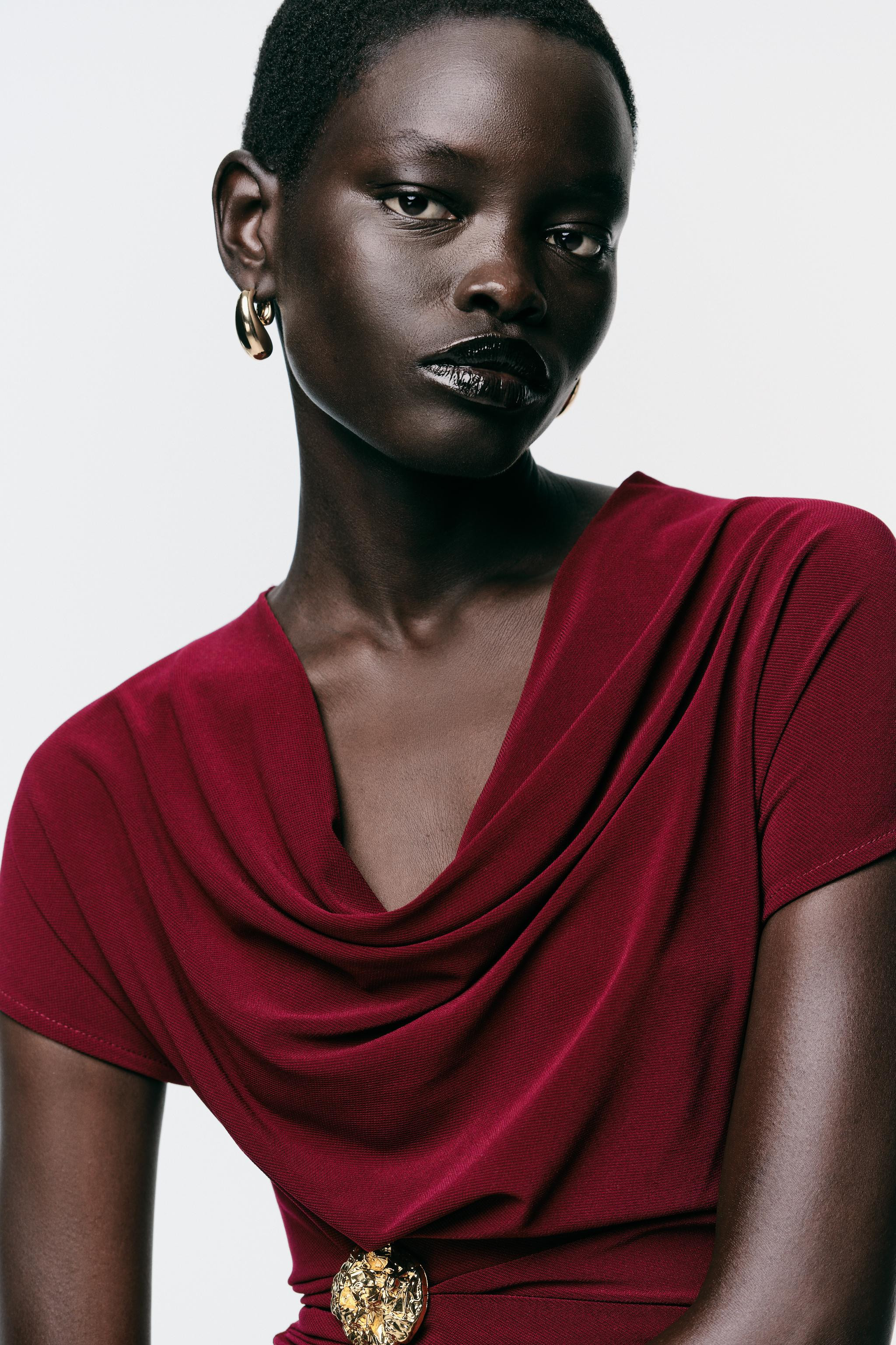 DRAPERAD KLÄNNING MED DETALJER | Zara US