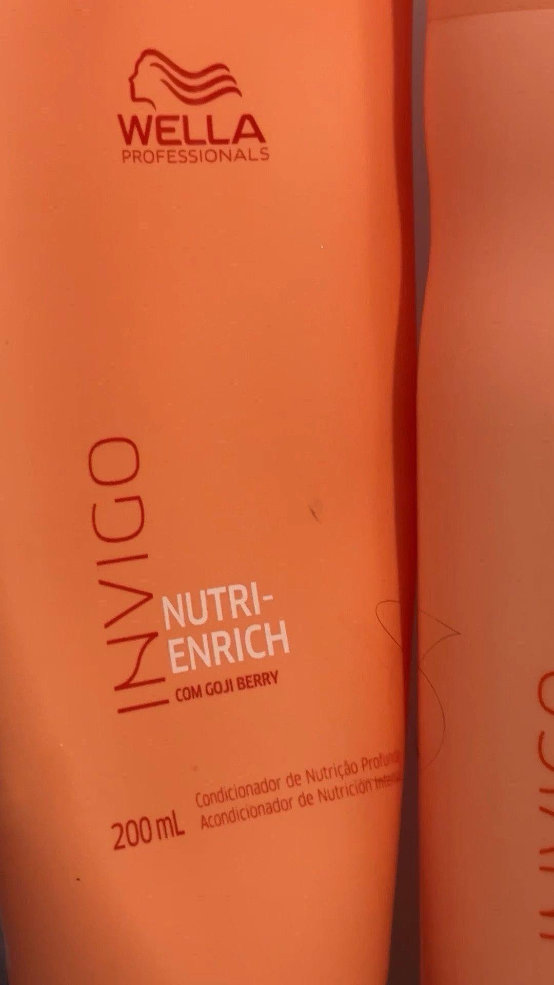 Uma das linhas mais hidratantes que já experimentei, é ótimo pro dia a dia para cabelos que precisam de um boost de hidratação constante.

Normalmente a gente sente mais resultado quando usa uma máscara e essa linha, mesmo usando apenas shampoo e condicionador, em meu cabelo, é como sentir que fiz uma máscara, o cabelo fica com uma sedosidade incrível o toque super macio.



#LTKbrasil #LTKbeauty