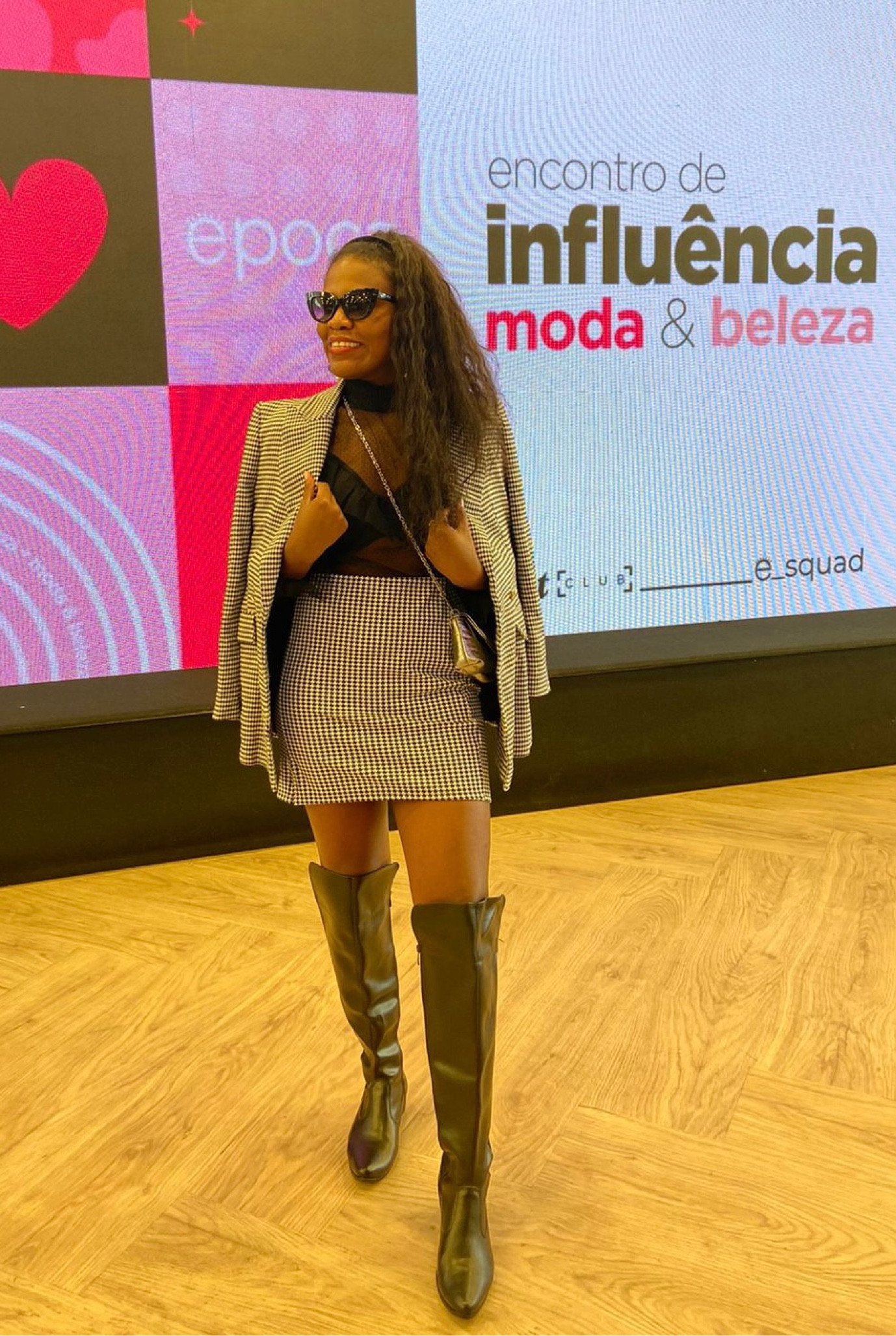 ✨Um look que amei usar esse mês, look seguindo as tendências outono inverno 2023 para o ENCONTRO DE INFLUÊNCIAS: moda & beleza da @zattinibrasil + @epocacosmeticos 

 O evento contou com a participação de @stealthelook, teve Trend Talks e ativações de marcas renomadas. 

Obrigada pelo convite @ltk.brasil e @zattinibrasil ✨

✨✨✨✨✨✨✨✨✨✨✨
#garimpodakelly #lookoftheday #lookinspiração #blazerxadrez #zaraoutfit #piedpoule #botaovertheknee #oculosgatinho #bolsaprata  #stealthelook #blusadetule #mindse7cea

#LTKstyletip #LTKbeauty #LTKbrasil