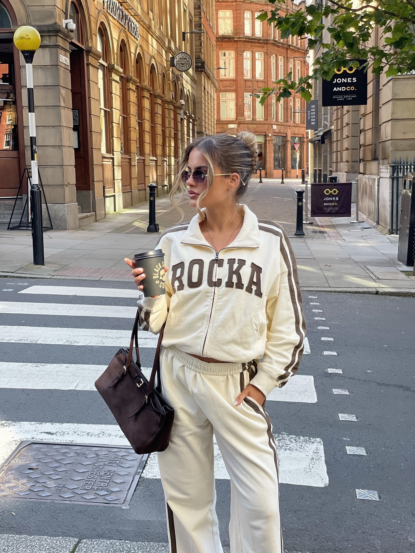 bury me in this tracksuit @ruandrocka 🤍🎧