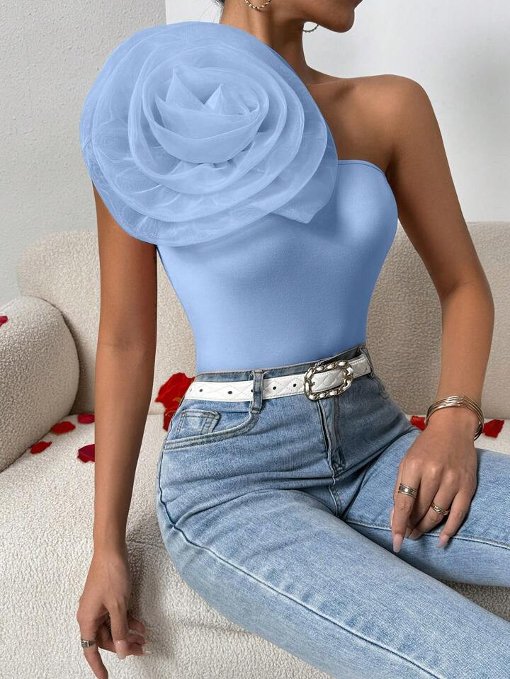 SHEIN Privé Women's Solid Color Asymmetrical Neckline Exaggerated Lace Top | SHEIN