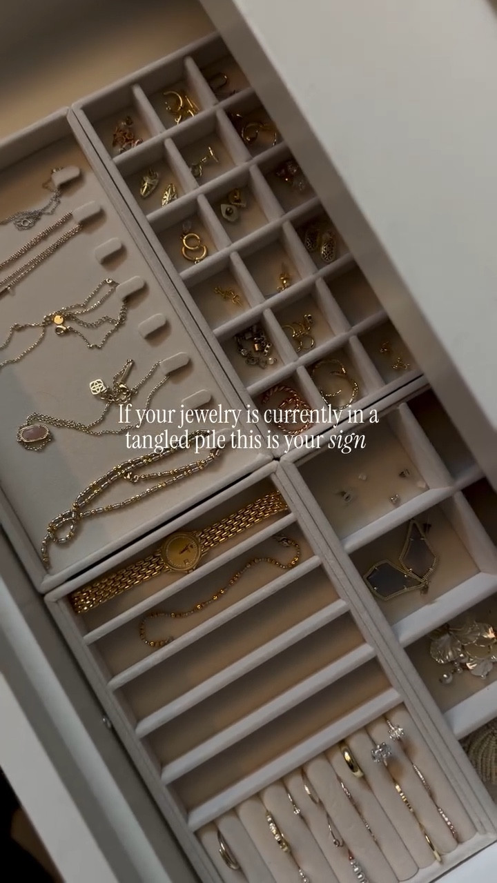If your jewelry is currently in a tangled pile… this is your sign 😅

I didn’t realize how much calmer my mornings would feel until I organized everything like this.

Would you use this, yes or yes? 🤭



#organization #vanityorganization #vanityinspo #jewelryorganizer #storage

#LTKstyletip #LTKfindsunder50 #LTKhome