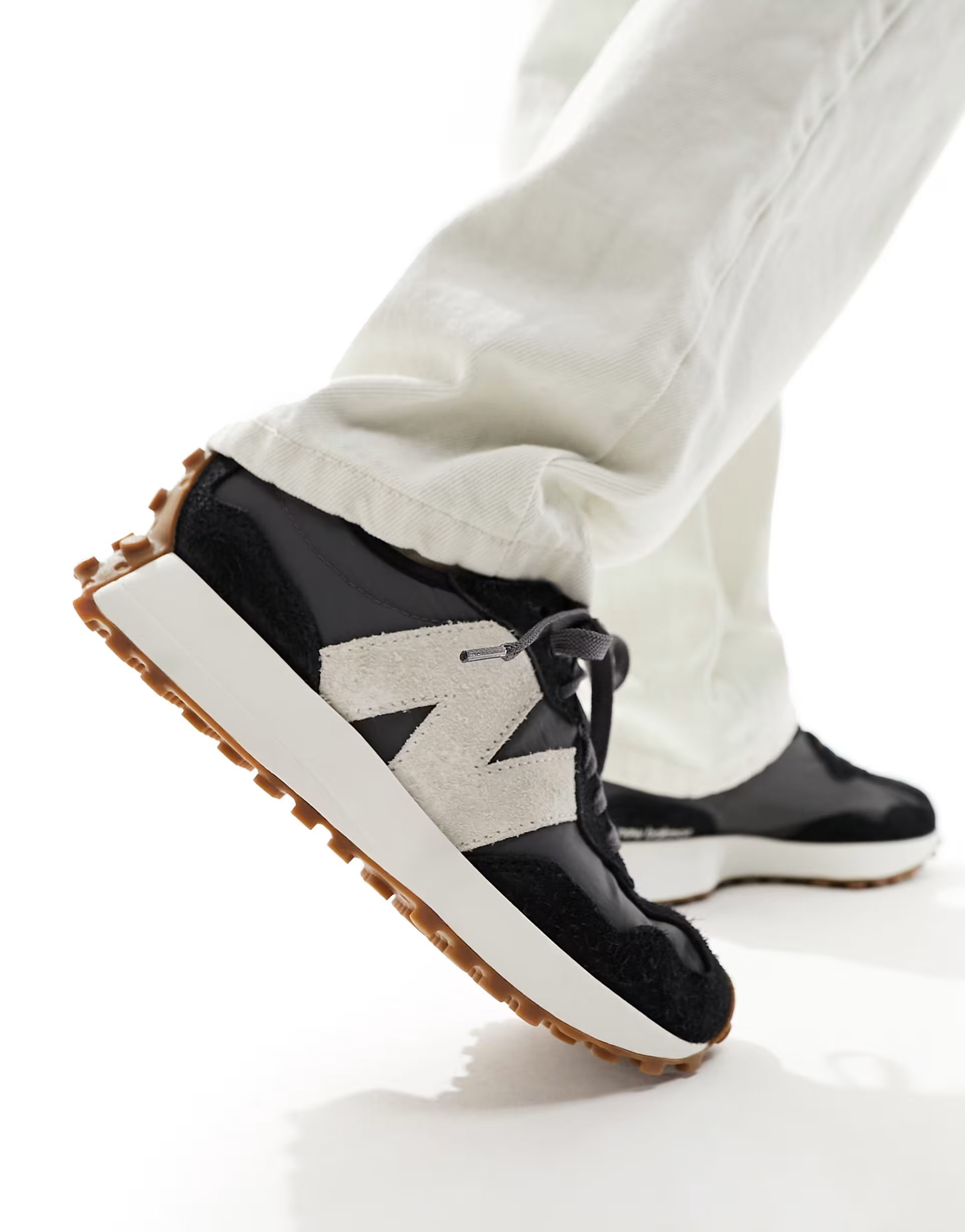 New Balance 327 sneakers in black and grey - exclusive to ASOS - BLACK | ASOS (Global)