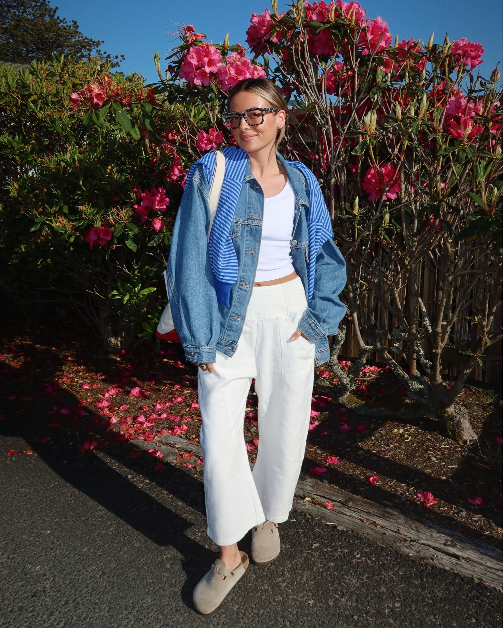 2nd night in Cannon Beach 🌊 Kept it casual for a cozy dinner! This oversized denim jacket (wearing a medium) is one of my go-to layering pieces. Paired it with this cropped tank (small) and comfy white pants (small) & the striped sweater over my shoulders is a large – all 4 are Amazon finds! Linking my frames and Birkenstock clogs too. Everything’s Amazon except the shoes, glasses & tote - all linked!


#LTKSummerEdit #LTKSeasonal #LTKFindsUnder50