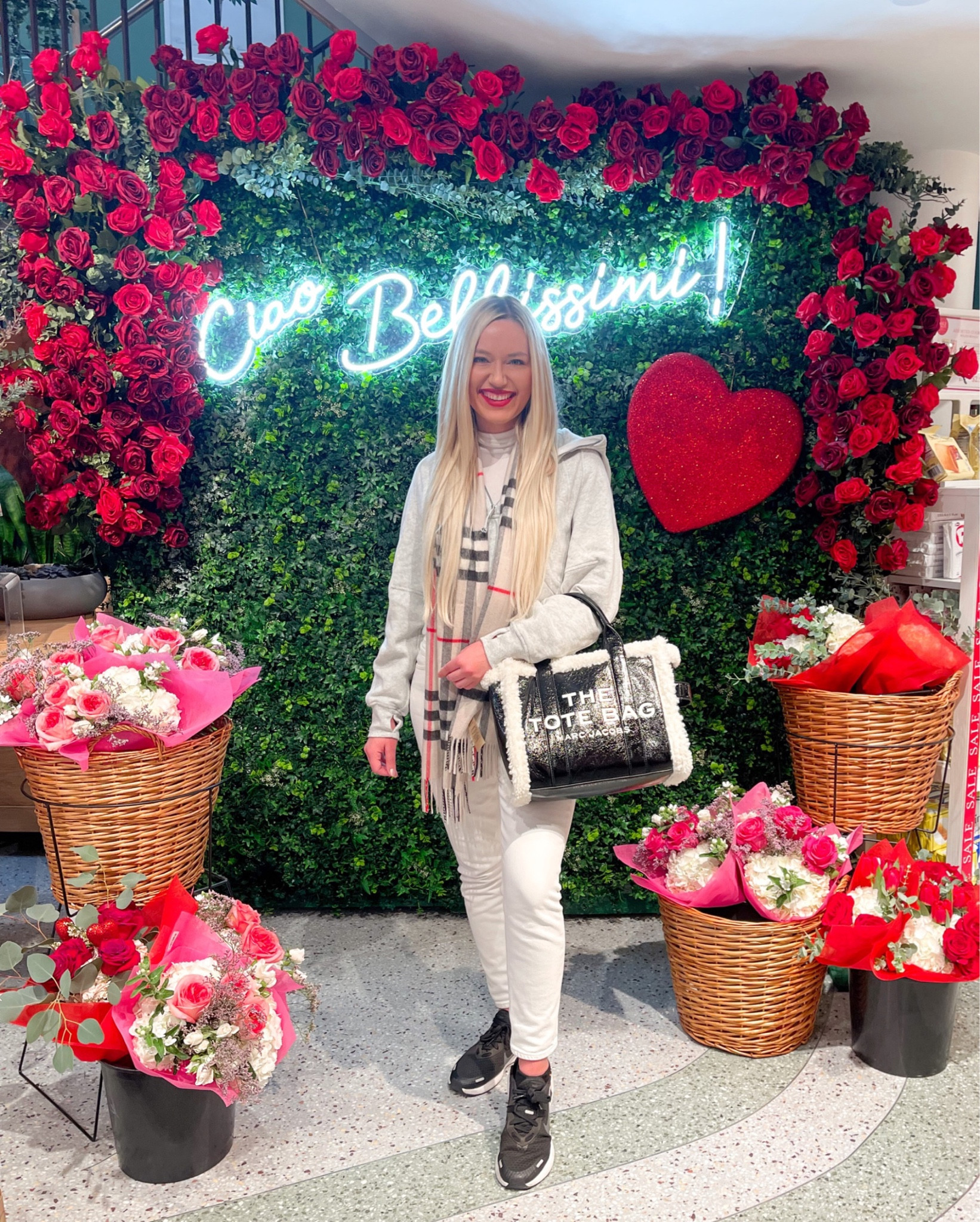 Casual winter fit!

Sweatshirt: Heathered Core Ultra Light Grey, XS/S
Jeans: 26, Paper

Winter | Plaid | Casual | Neutral

#LTKSeasonal #LTKitbag