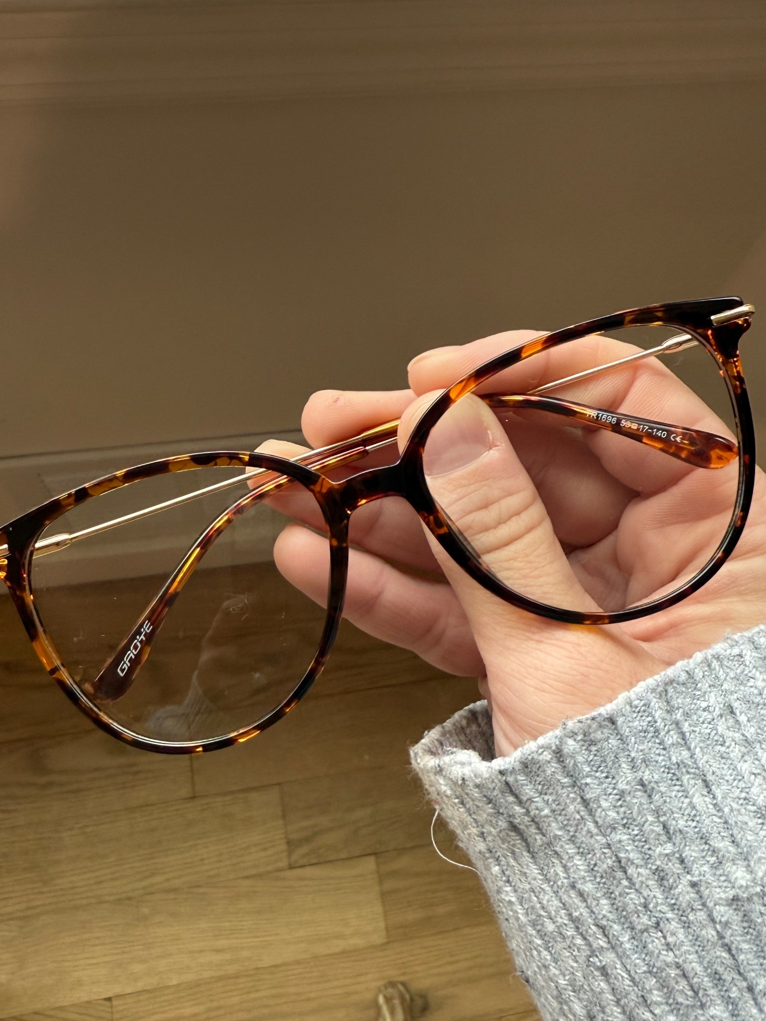 Blue light blocking glasses 