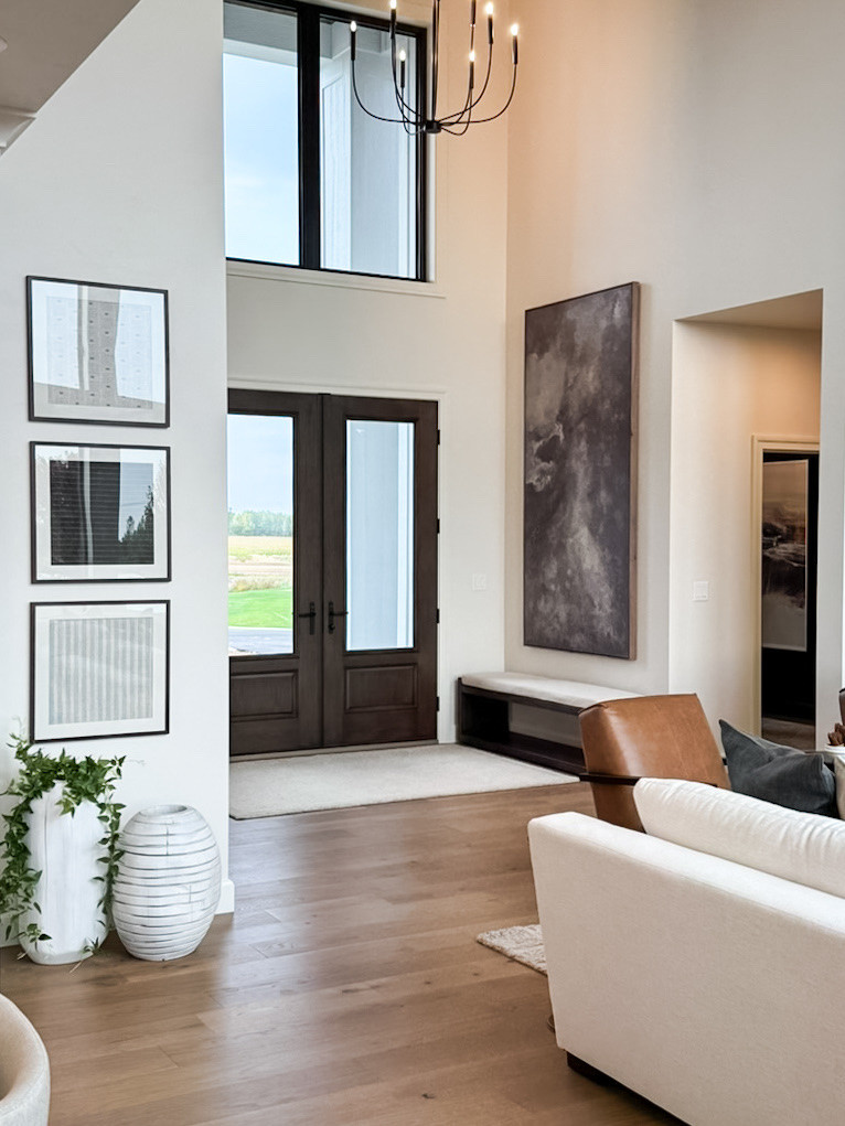 A clean, effortlessly beautiful entry space. 

#homedecor #interiordesign #entryway #foyer 

 #LTKHome