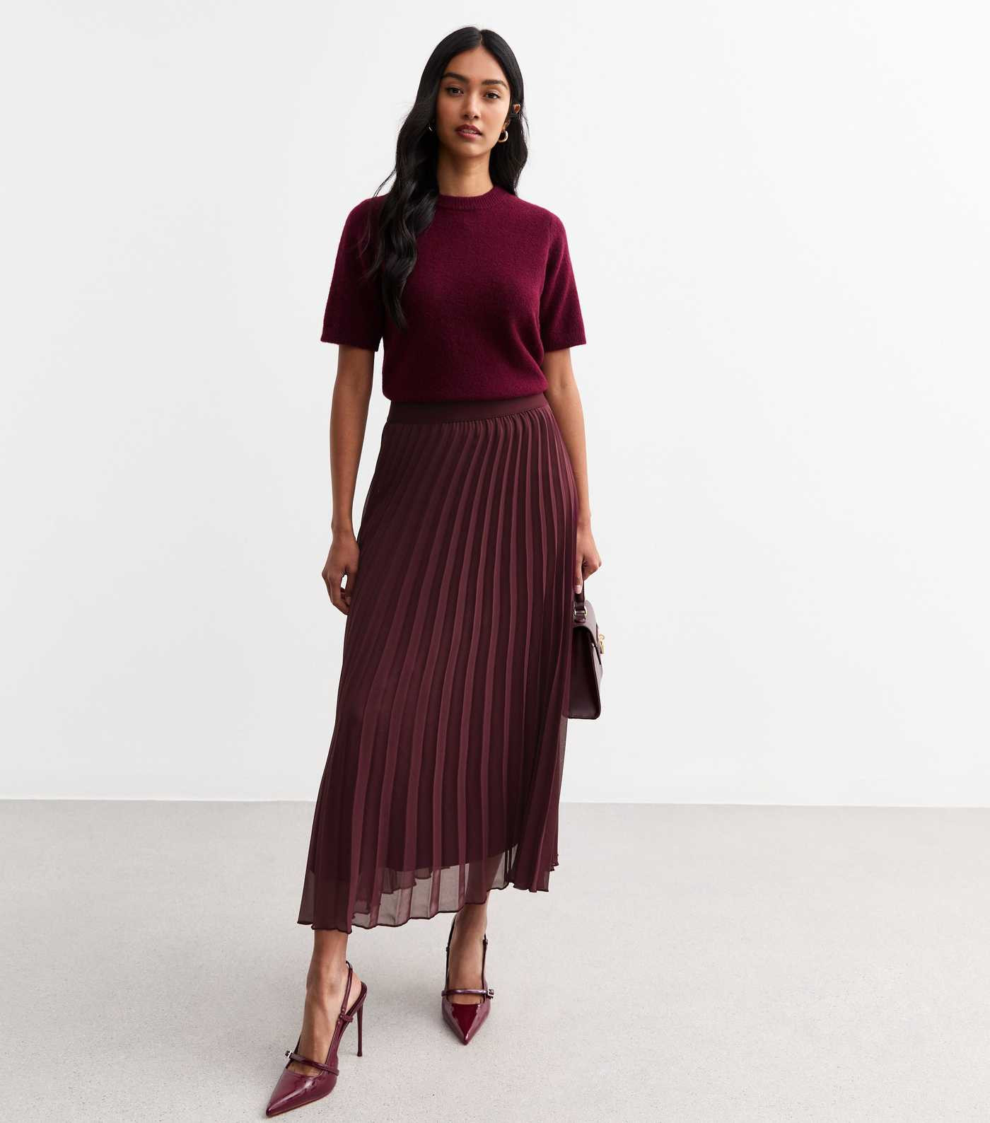 Burgundy Pleated Chiffon Midi Skirt
						
						Add to Saved Items
						Remove from Saved Items | New Look (UK)