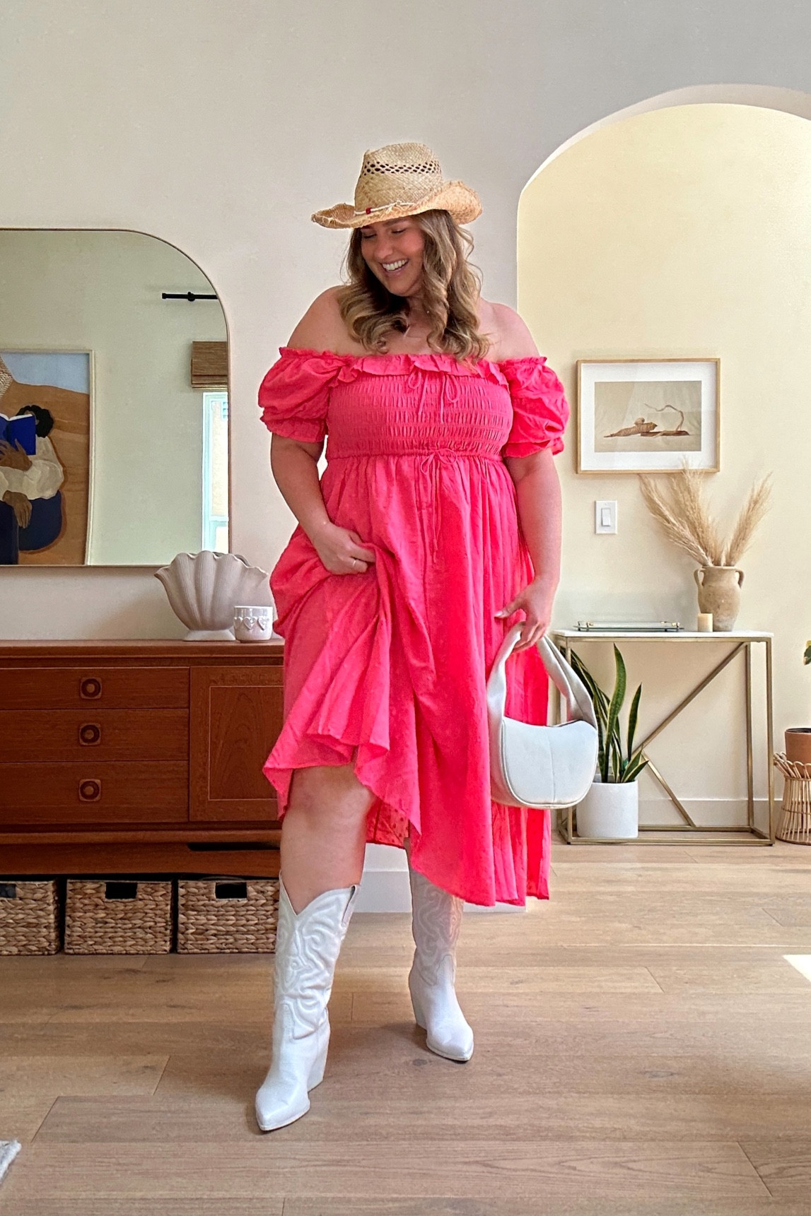 COASTAL COWGIRL! 🤠🌊🐮👧🏼🎀

Dress: Size large, comes in 20 colors, and is on sale right now!

Boots: linking similar, this brand runs narrow though!


#LTKSeasonal #LTKunder100 #LTKcurves