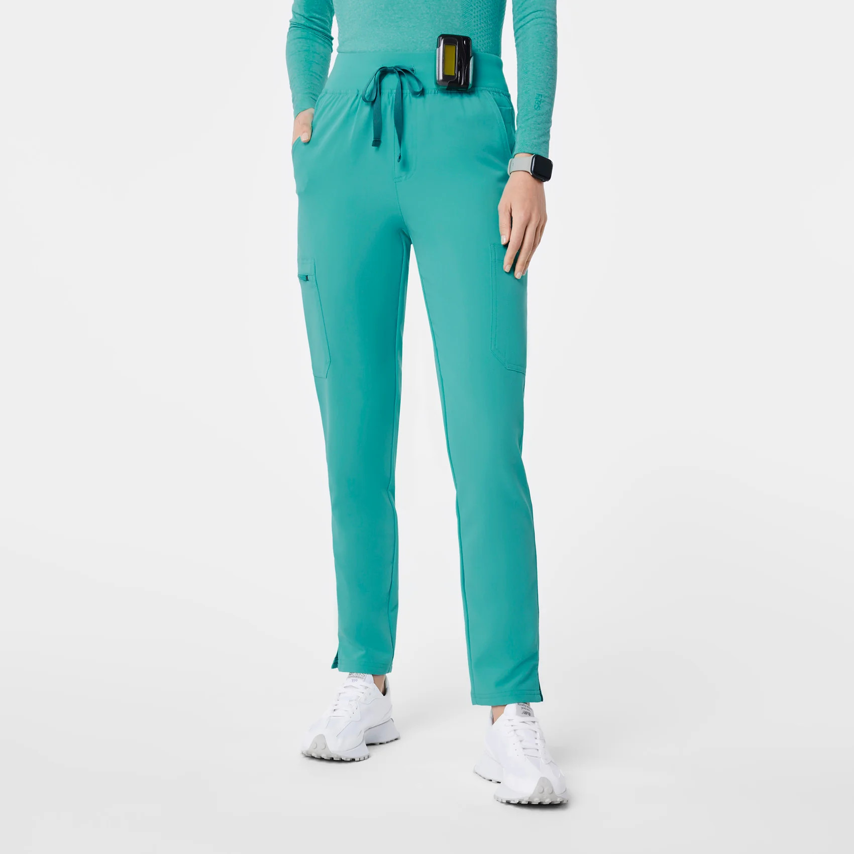 Women’s High Waisted Yola Skinny Scrub Pants™ - Oasis · FIGS | FIGS