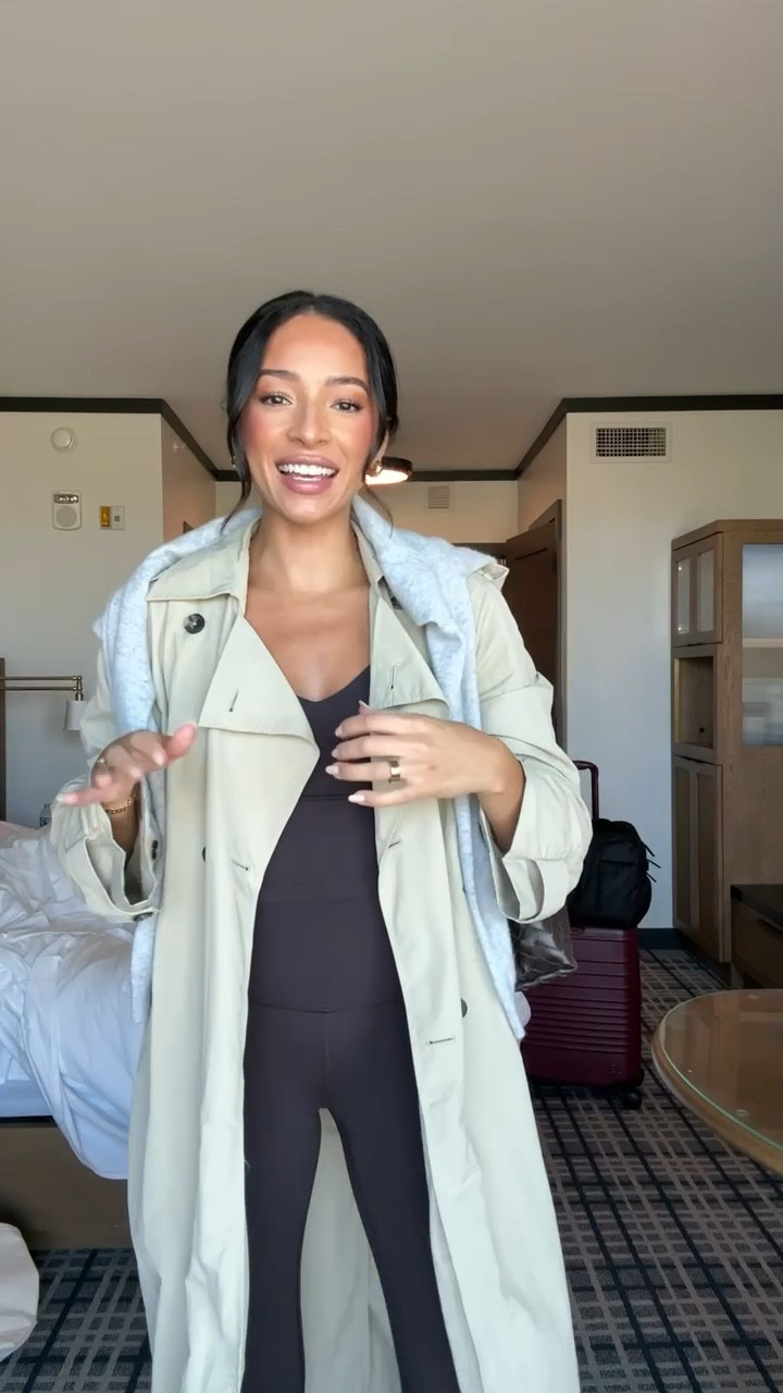 Travel outfit ✈️ Wearing size 8 tank top, size 6 leggings, size S cardigan and size S tall trench coat (old from Aritzia but I’ve linked similars) 


Airport outfit 
Comfy outfit 
Athleisure 
Matching set
Trench coat
Fall outfit 
Fall fashionn

#LTKStyleTip #LTKTravel #LTKSeasonal