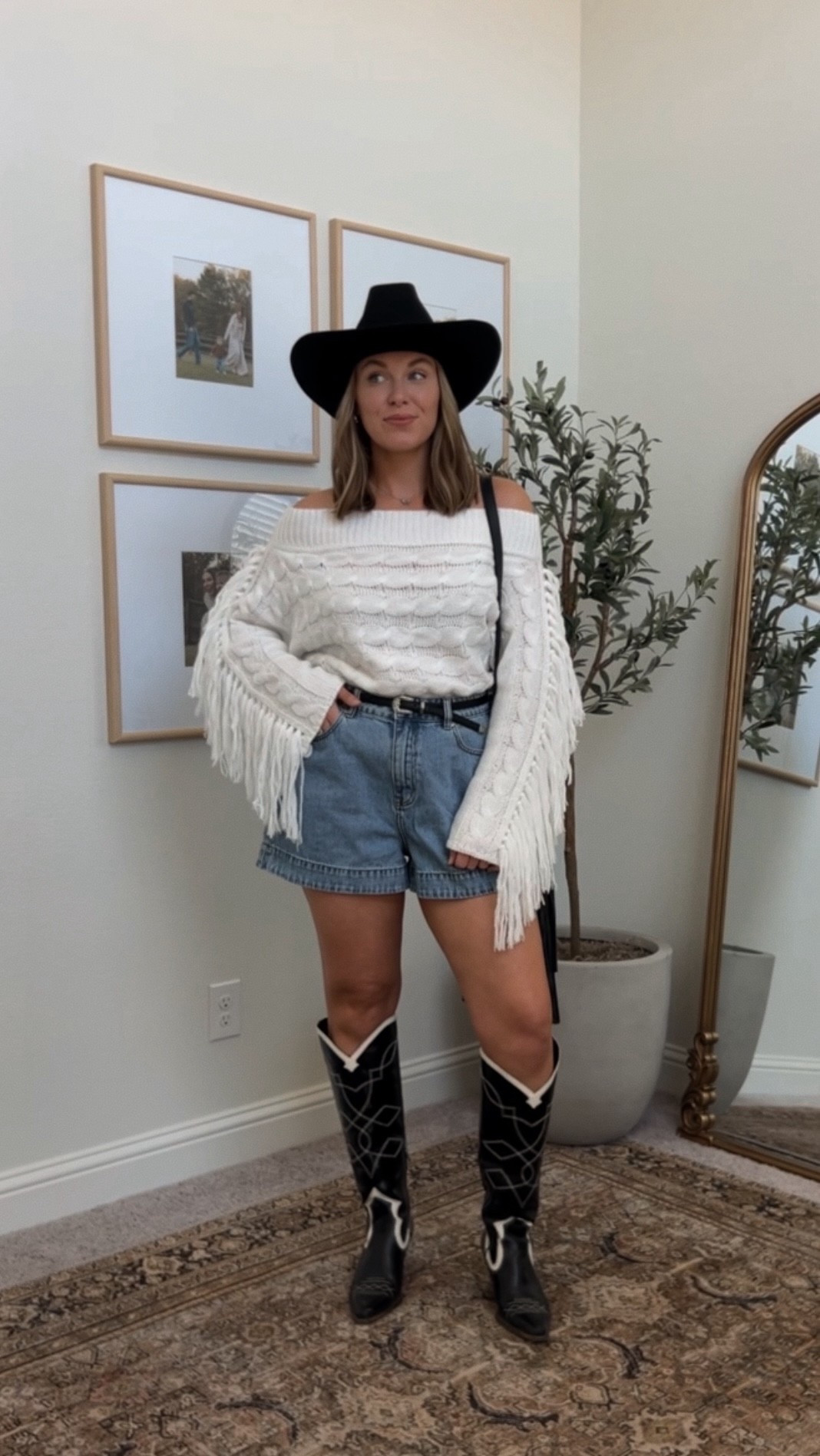 rodeo looks pt. three 🤍✨ kept this western-inspired outfit simple & easy to recreate with this adorable fringe sweater & denim shorts combo 😮‍💨👏🏼 

Sweater is L, but need a M so TTS 
Shorts are US8, but need a US6 so TTS 

#westernfashion #rodeofashion #styleinspo western fashion, Houston rodeo, #houstonrodeo #rodeohouston

#LTKgrwm #LTKTall #LTKootd