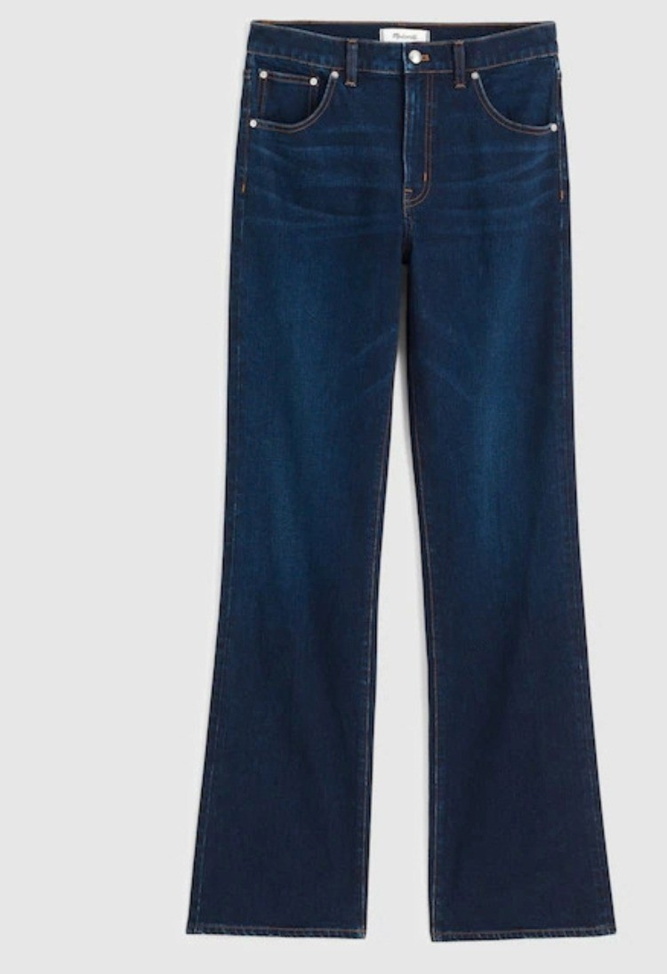 The petite relaxed bootcut blue jeans.Petite-friendly jeans for short women under 5'4/164cm. Petite fashion.

#LTKPetite #LTKMidsize
