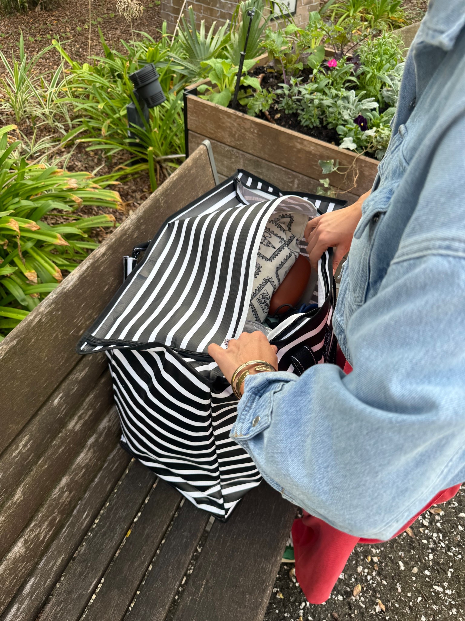 The best tote bags!! They fit sooo much!! On sale!! 