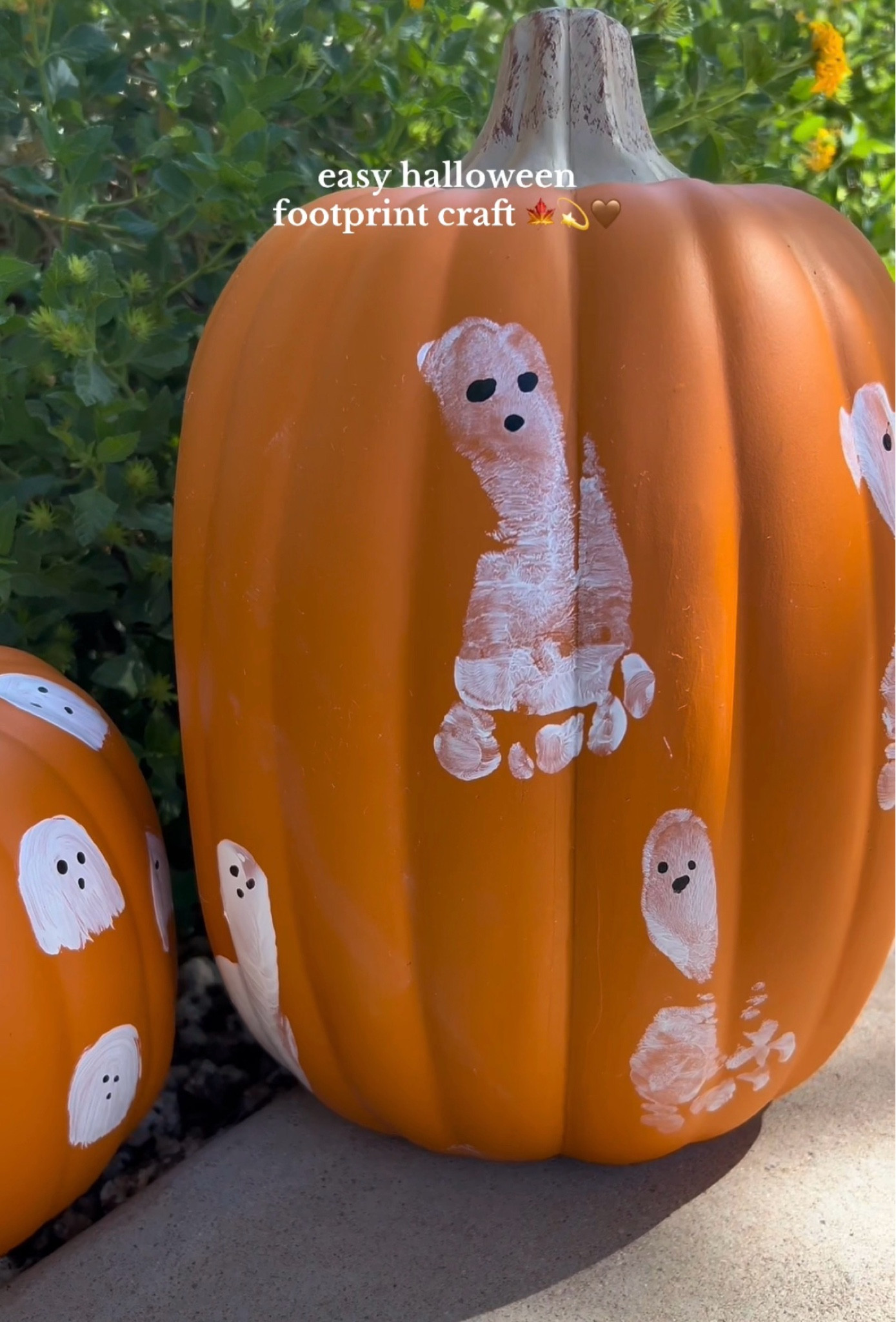 easy Halloween footprint craft 👻🎃

#LTKSeasonal #LTKHome #LTKKids