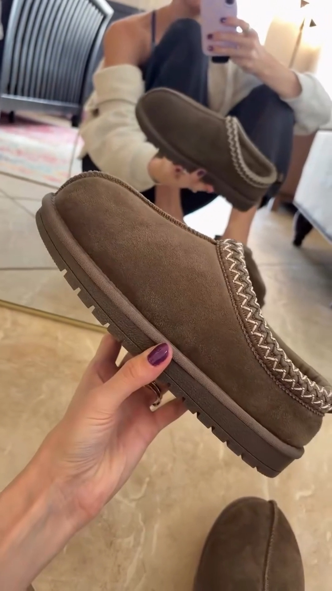 The quality is chefs kiss 💋 🤌
#slippershoes #miniboots #slippers #wintershoes
