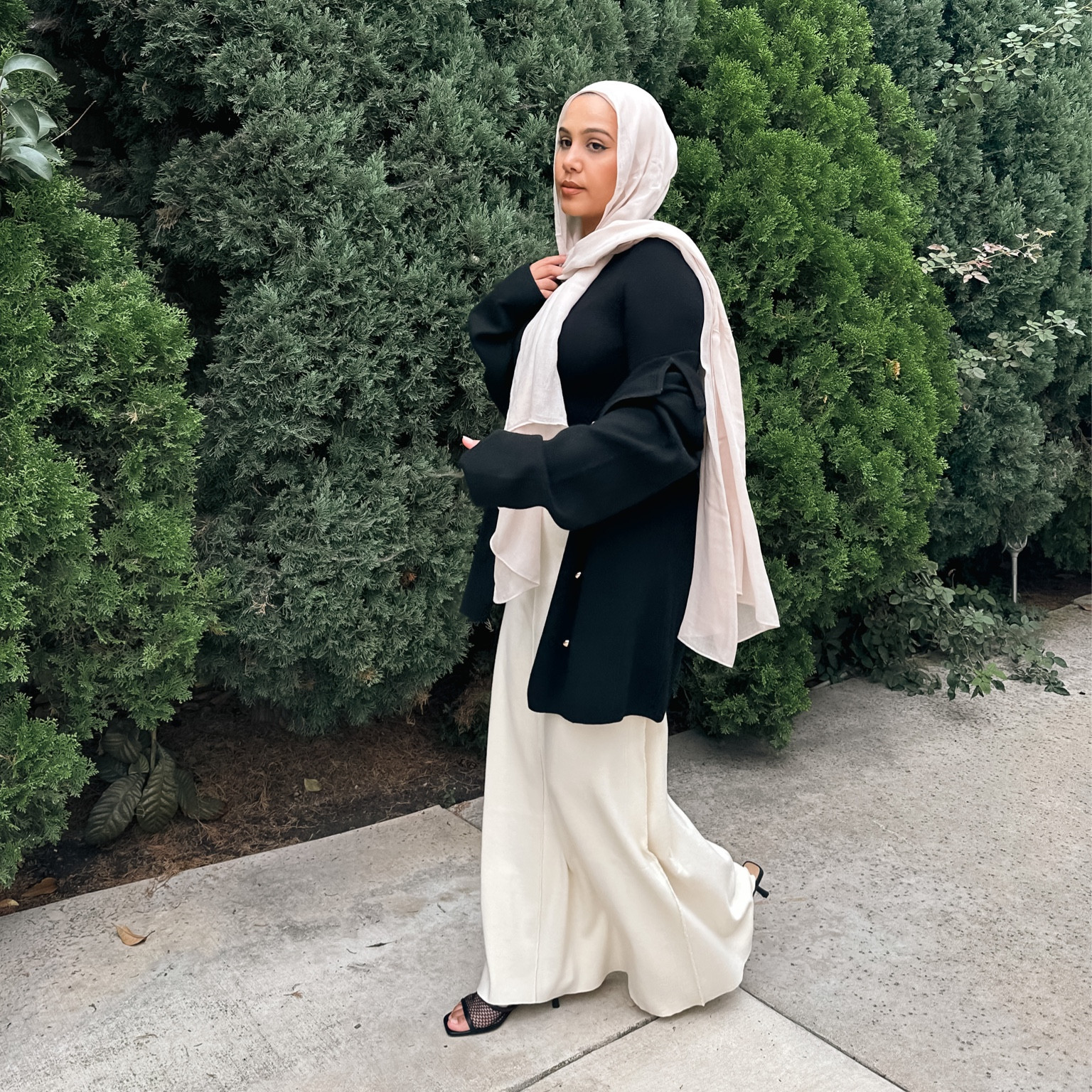 Neutral colors with black is a statement 

#LTKCyberweek 

#LTKstyletip #LTKfit