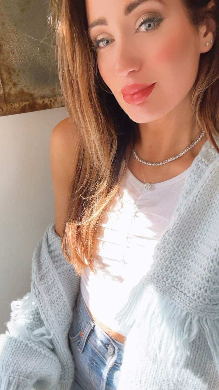 This tennis necklace is the perfect Valentine’s Day gift! 

Use code JAMIEW to save 10% off your order



#LTKGiftGuide #LTKstyletip